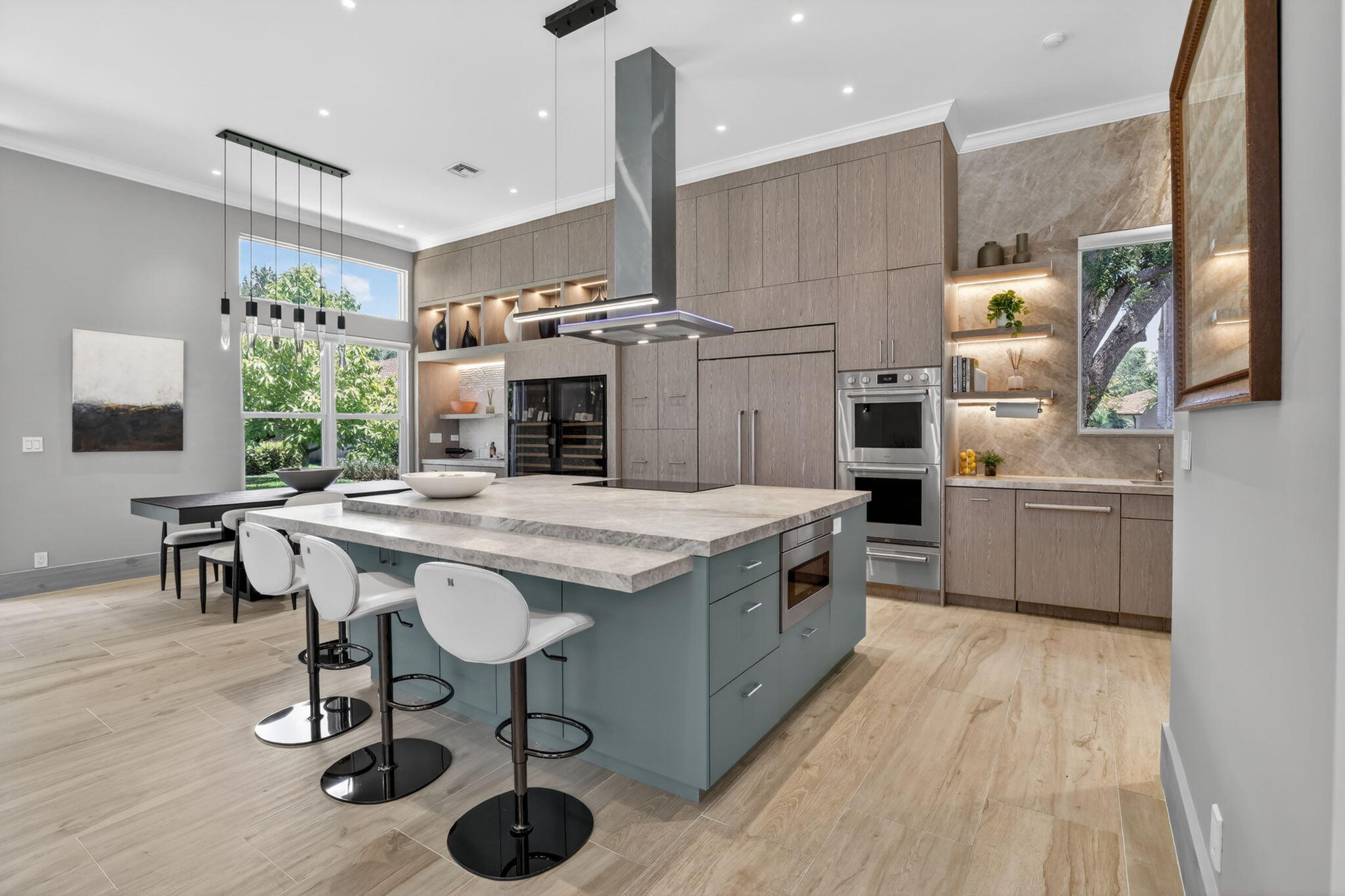 WESTON HILLS COUNTRY CLUB - Residential