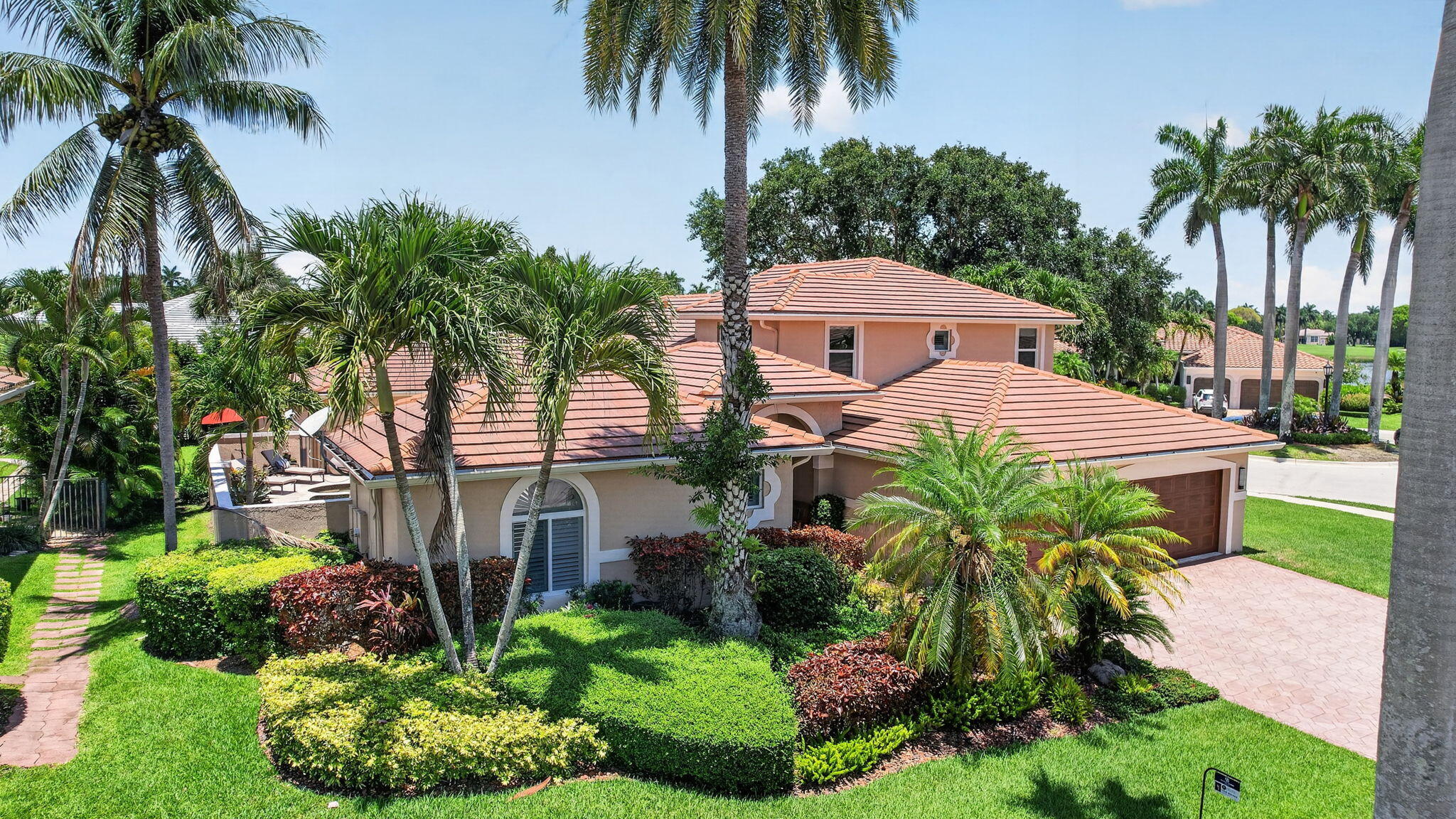 WESTON HILLS COUNTRY CLUB - Residential