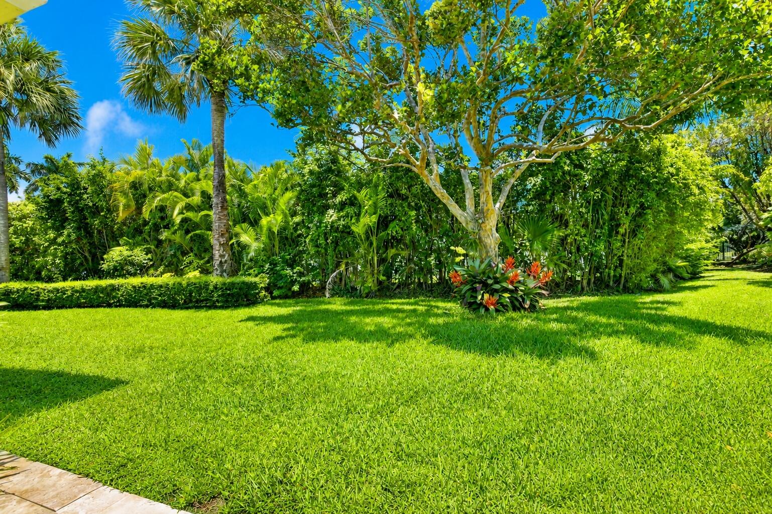 WESTON HILLS COUNTRY CLUB - Residential
