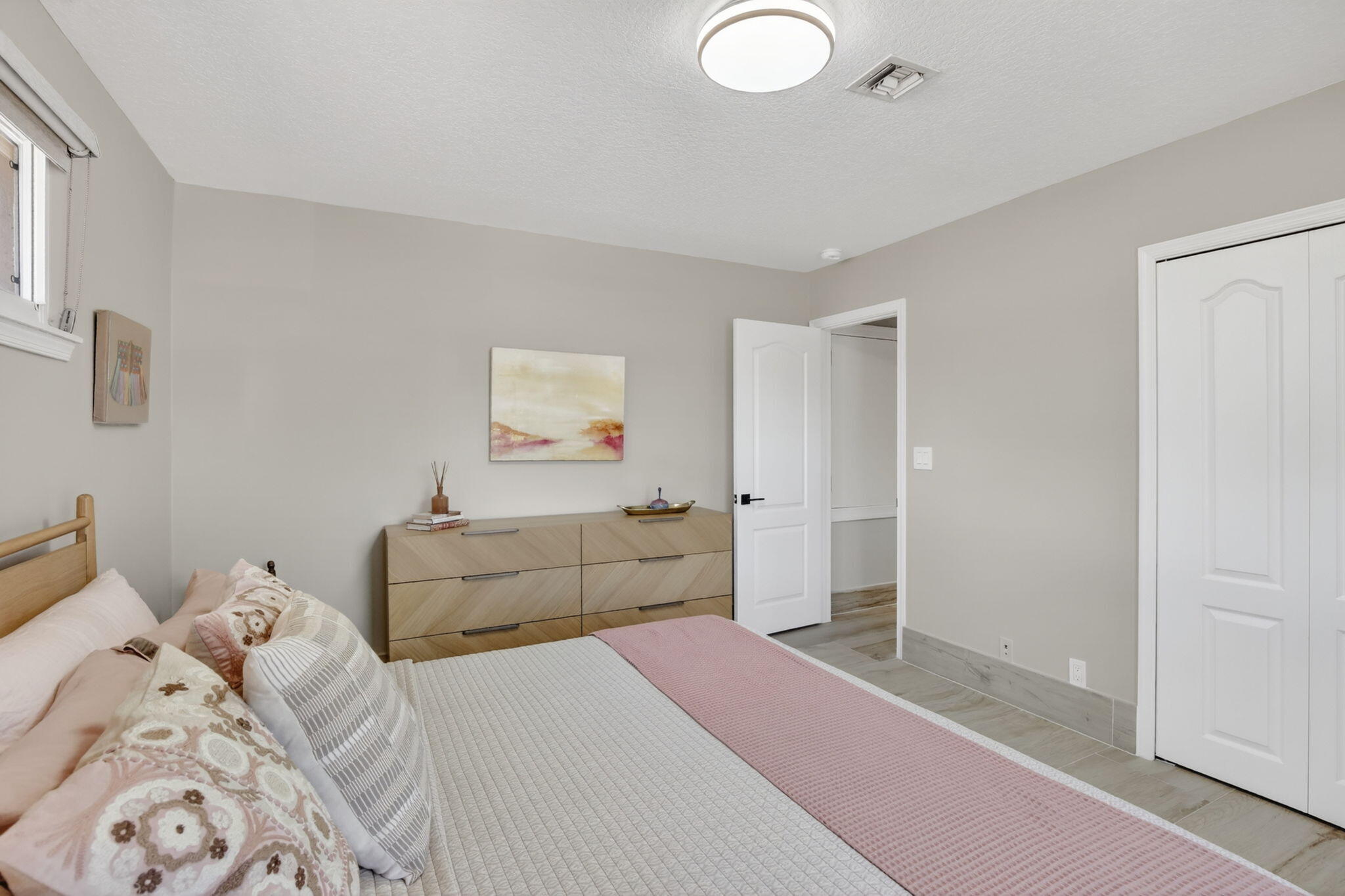 WESTON HILLS COUNTRY CLUB - Residential
