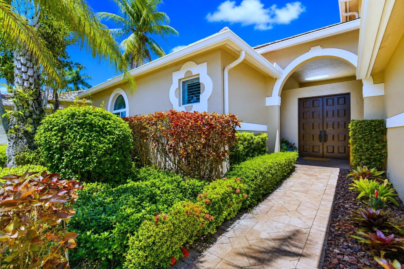WESTON HILLS COUNTRY CLUB - Residential
