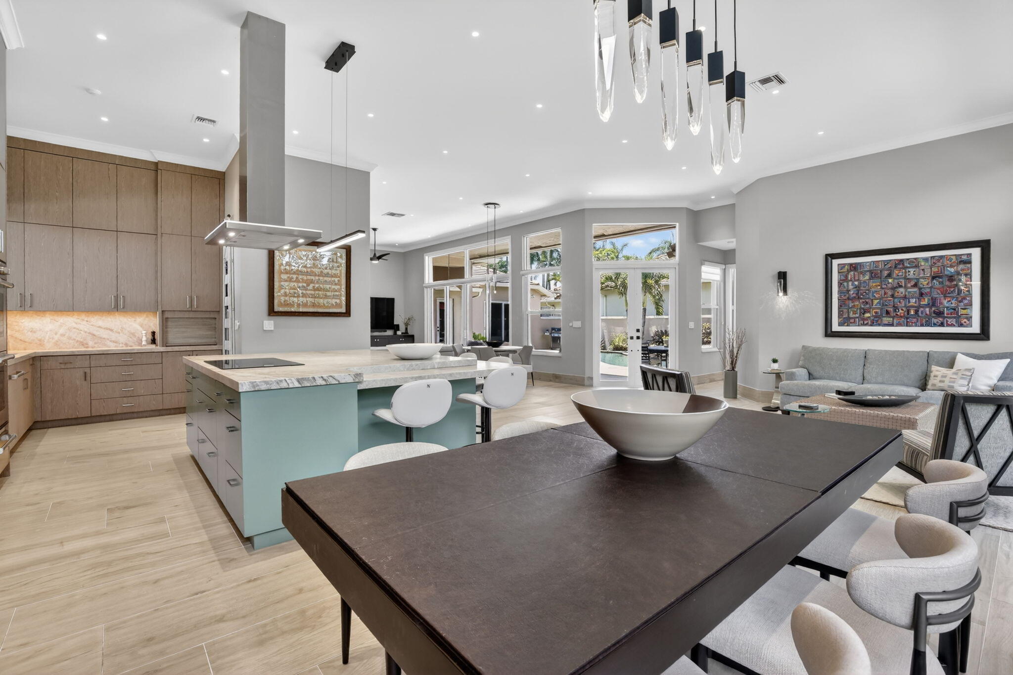 WESTON HILLS COUNTRY CLUB - Residential