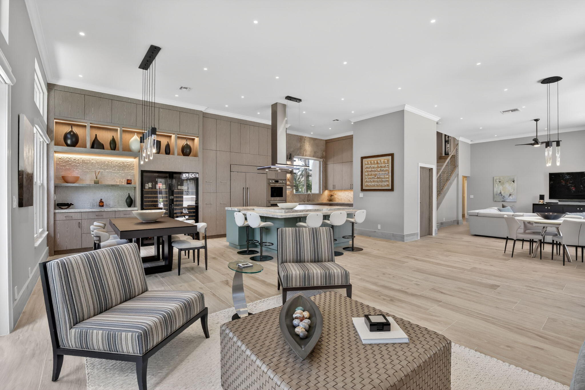 WESTON HILLS COUNTRY CLUB - Residential