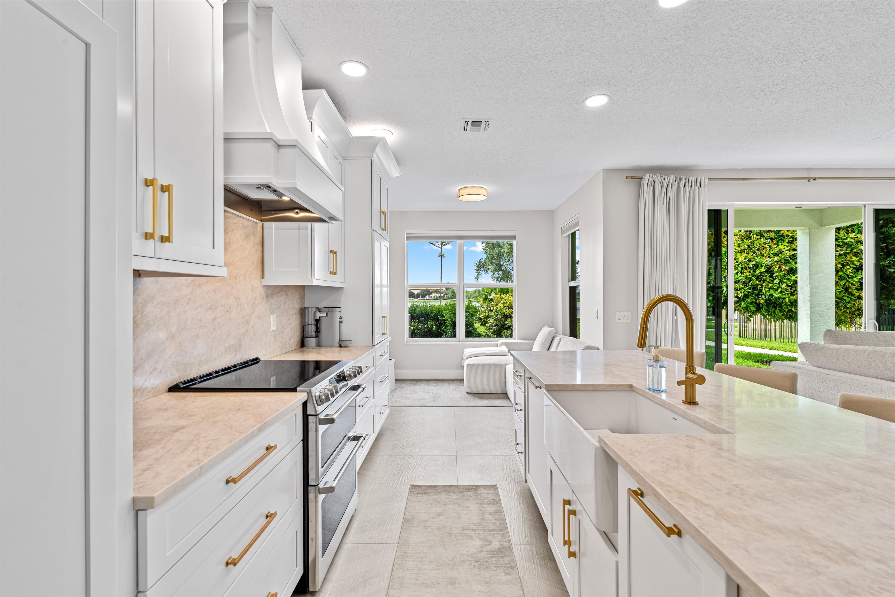 BLUE LAKE TOWNHOMES - Residential