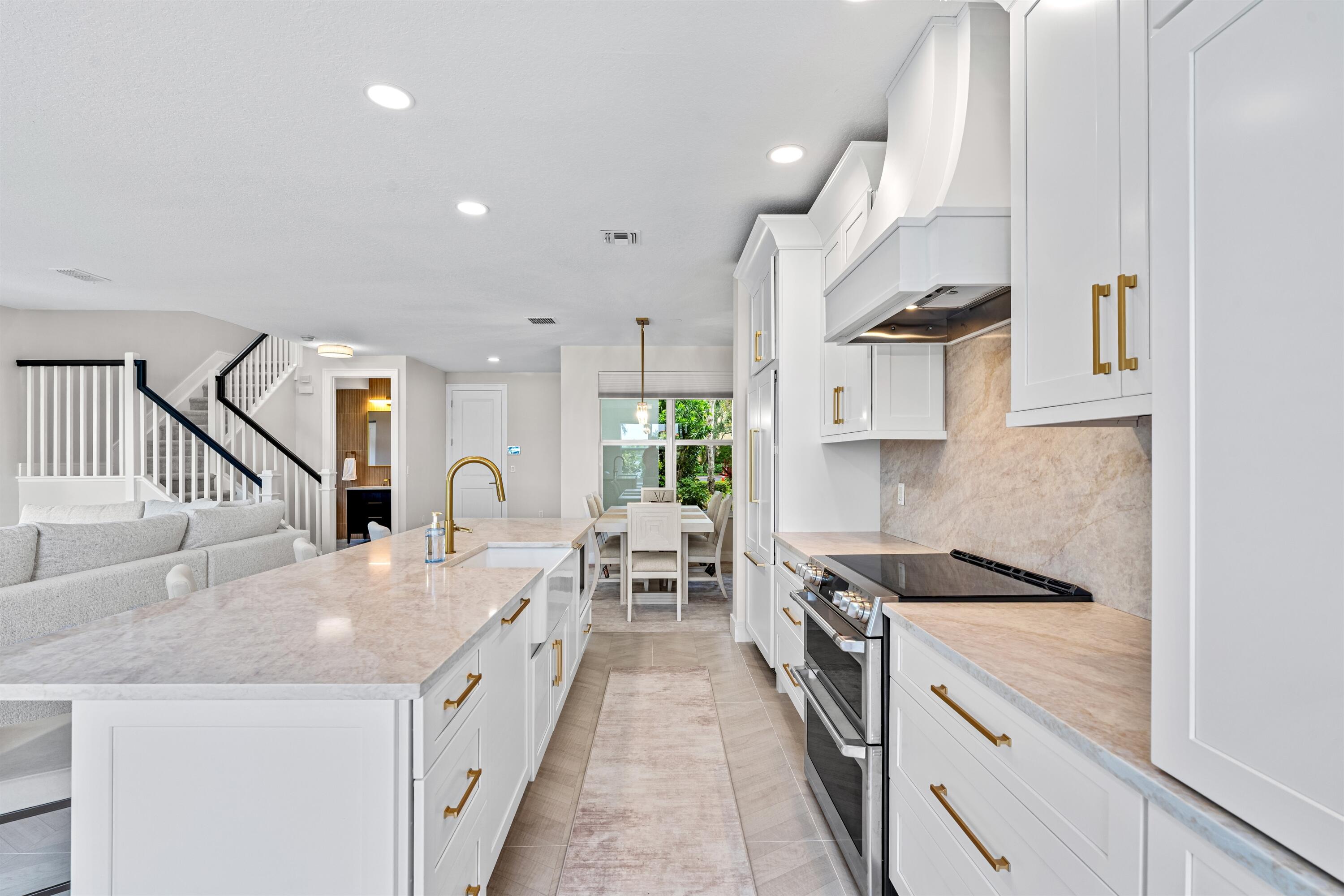 BLUE LAKE TOWNHOMES - Residential