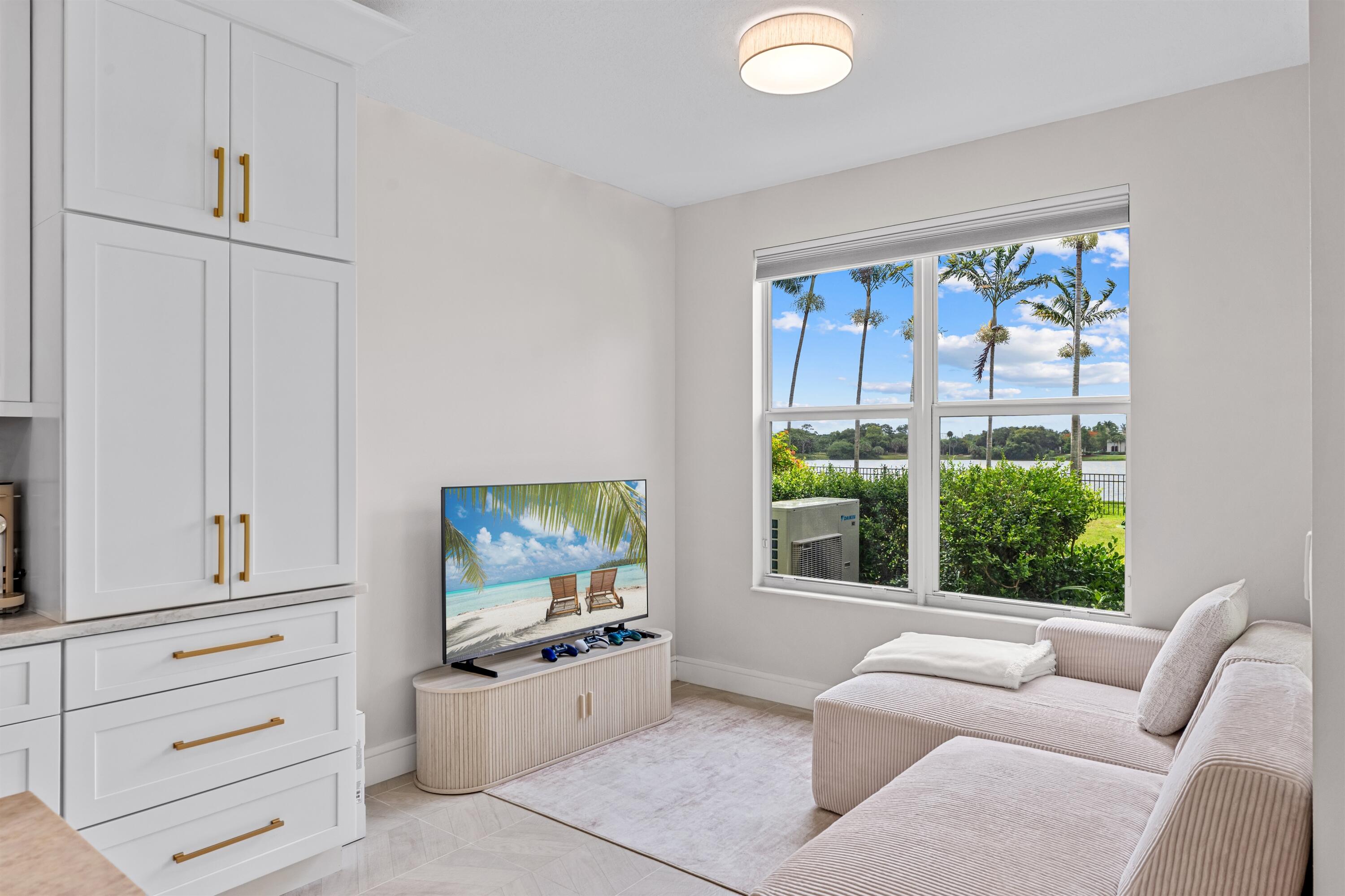 BLUE LAKE TOWNHOMES - Residential