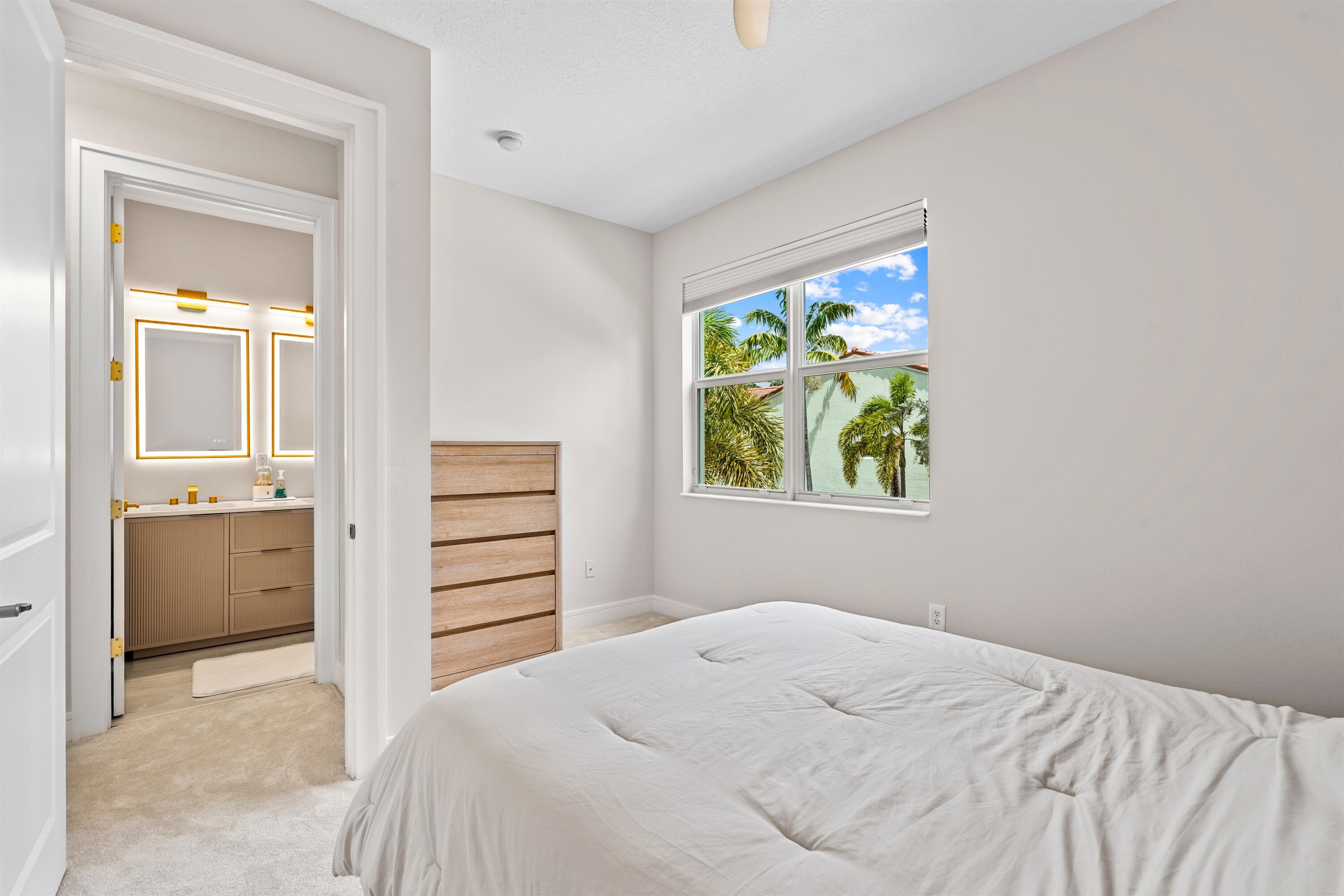BLUE LAKE TOWNHOMES - Residential