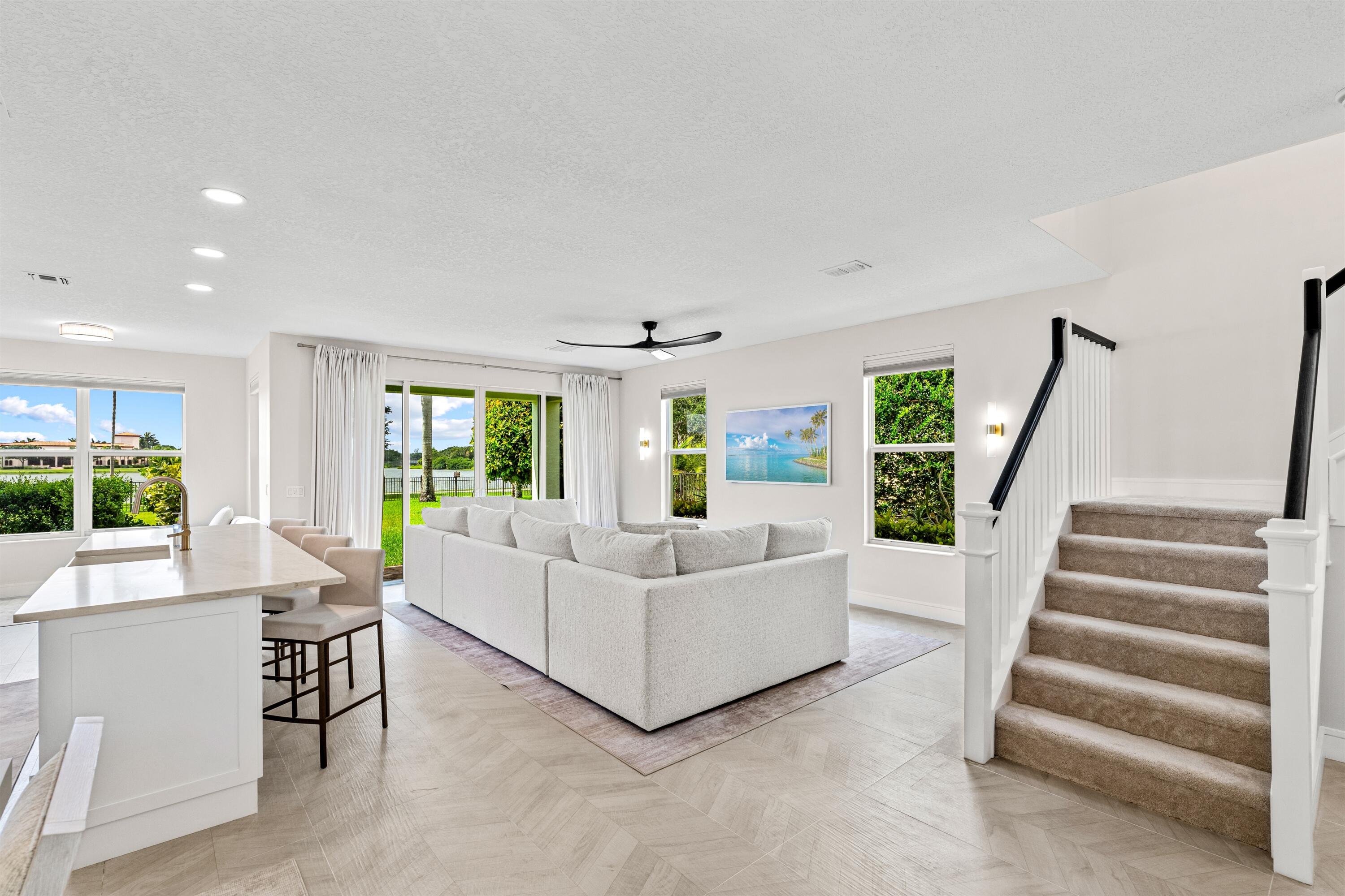 BLUE LAKE TOWNHOMES - Residential