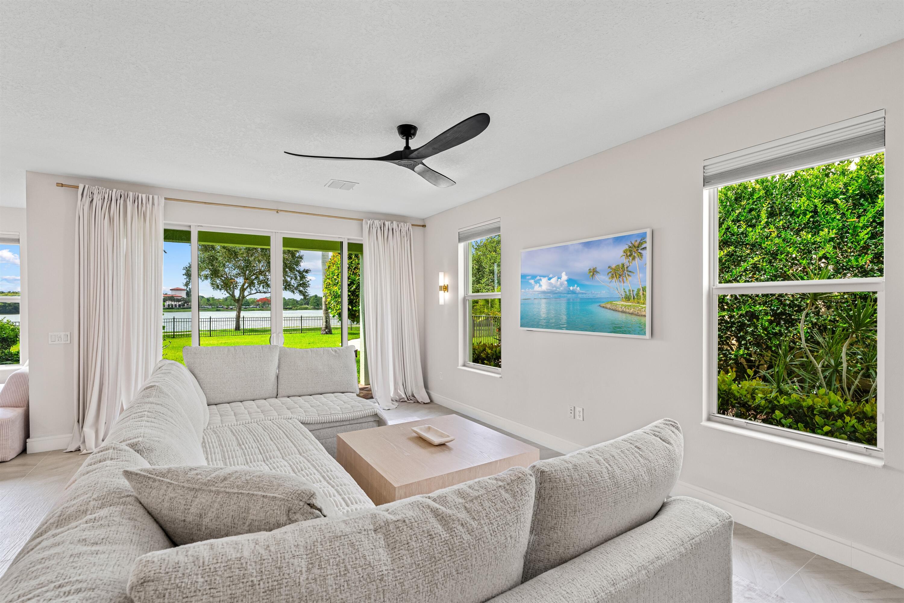 BLUE LAKE TOWNHOMES - Residential