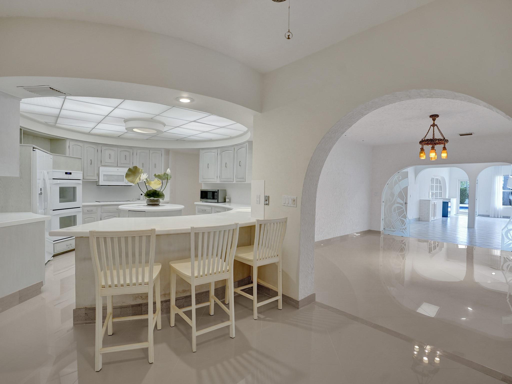 BAY COLONY - Residential