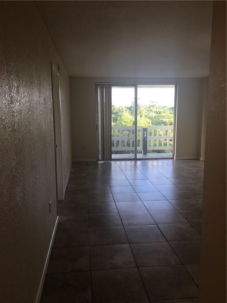 PARKWAY TOWERS BLDG 1 CONDO - Residential