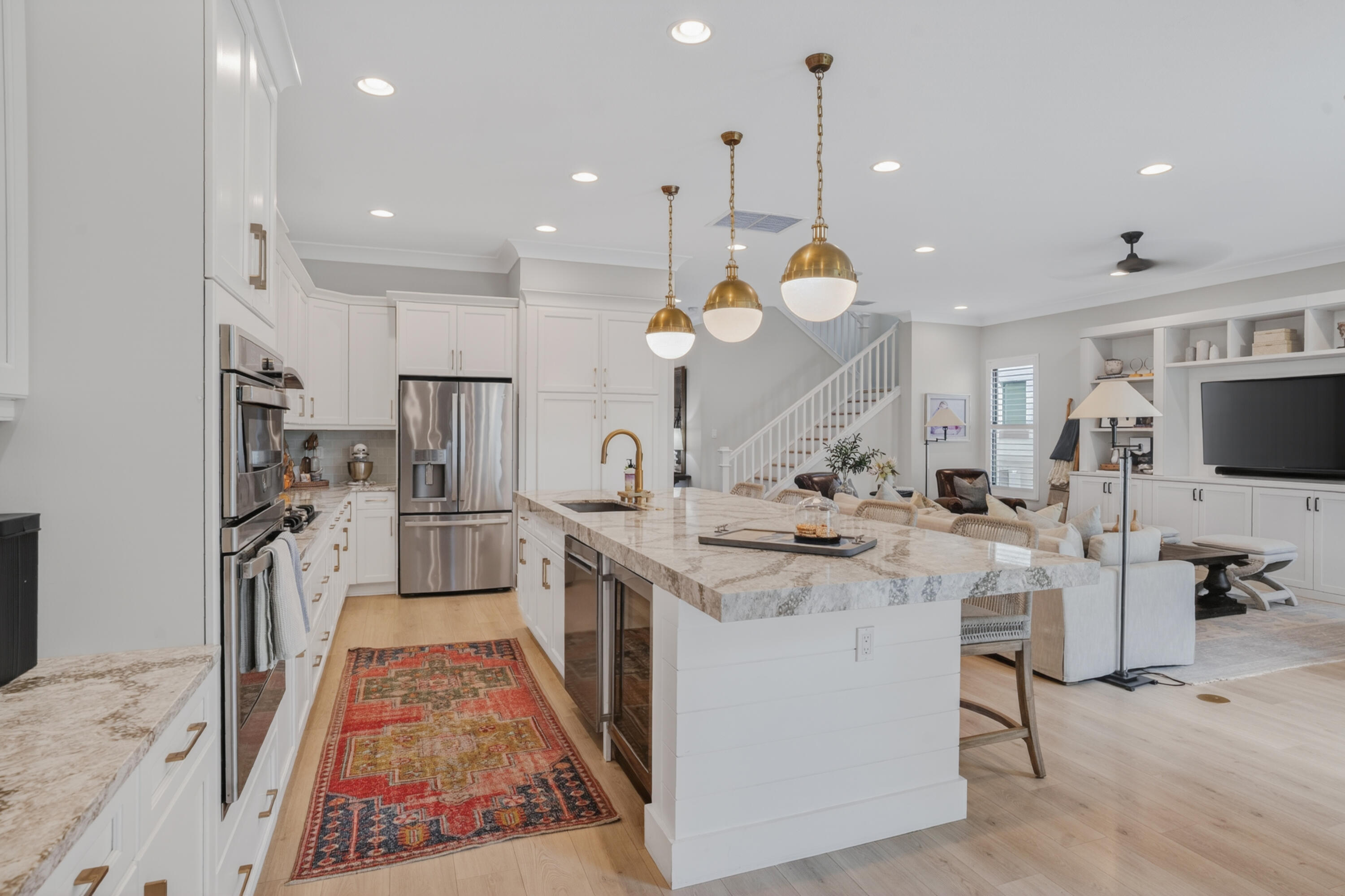 ALTON NEIGHBORHOOD - Residential Lease
