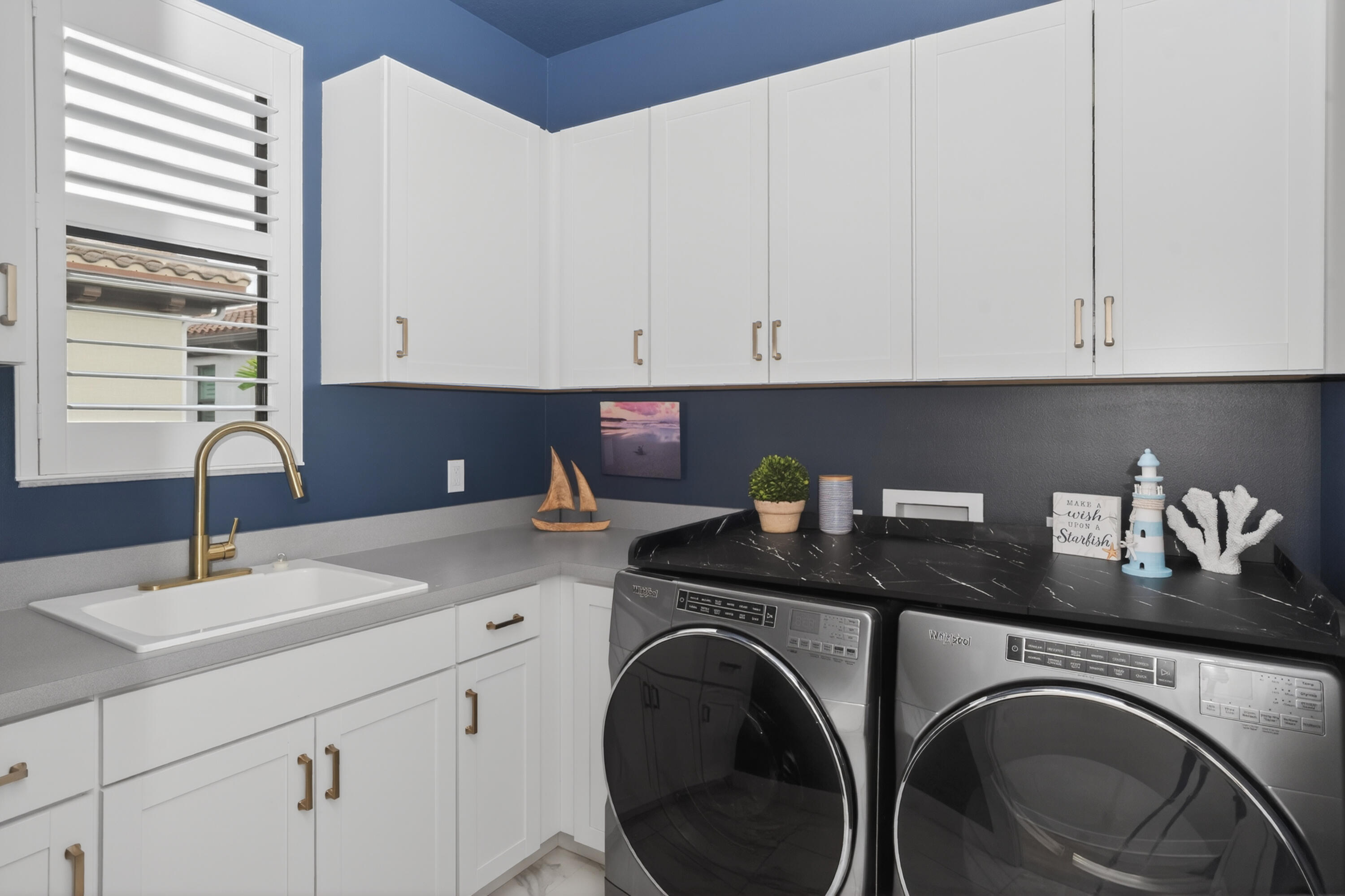 ALTON NEIGHBORHOOD - Residential Lease