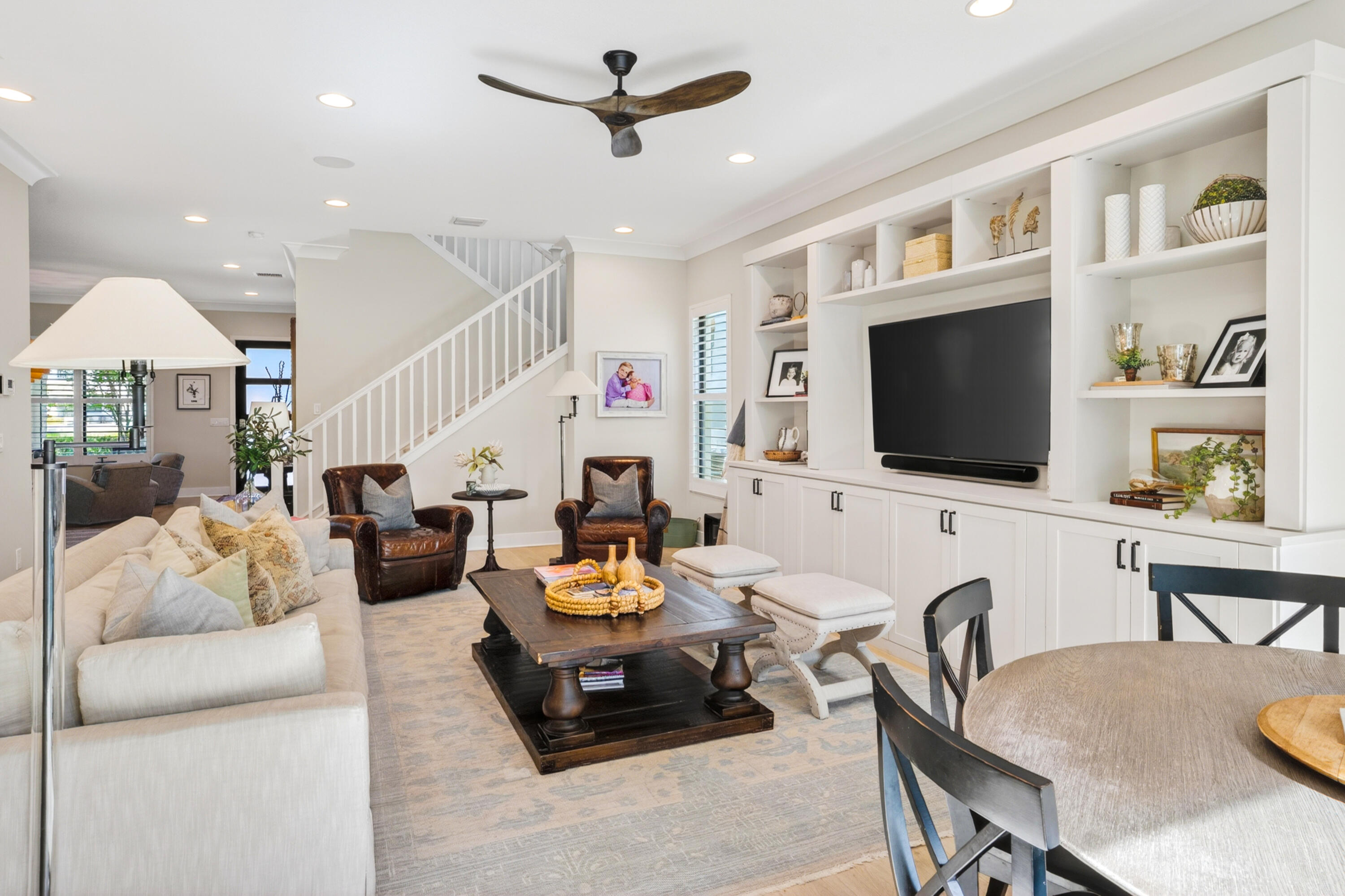 ALTON NEIGHBORHOOD - Residential Lease