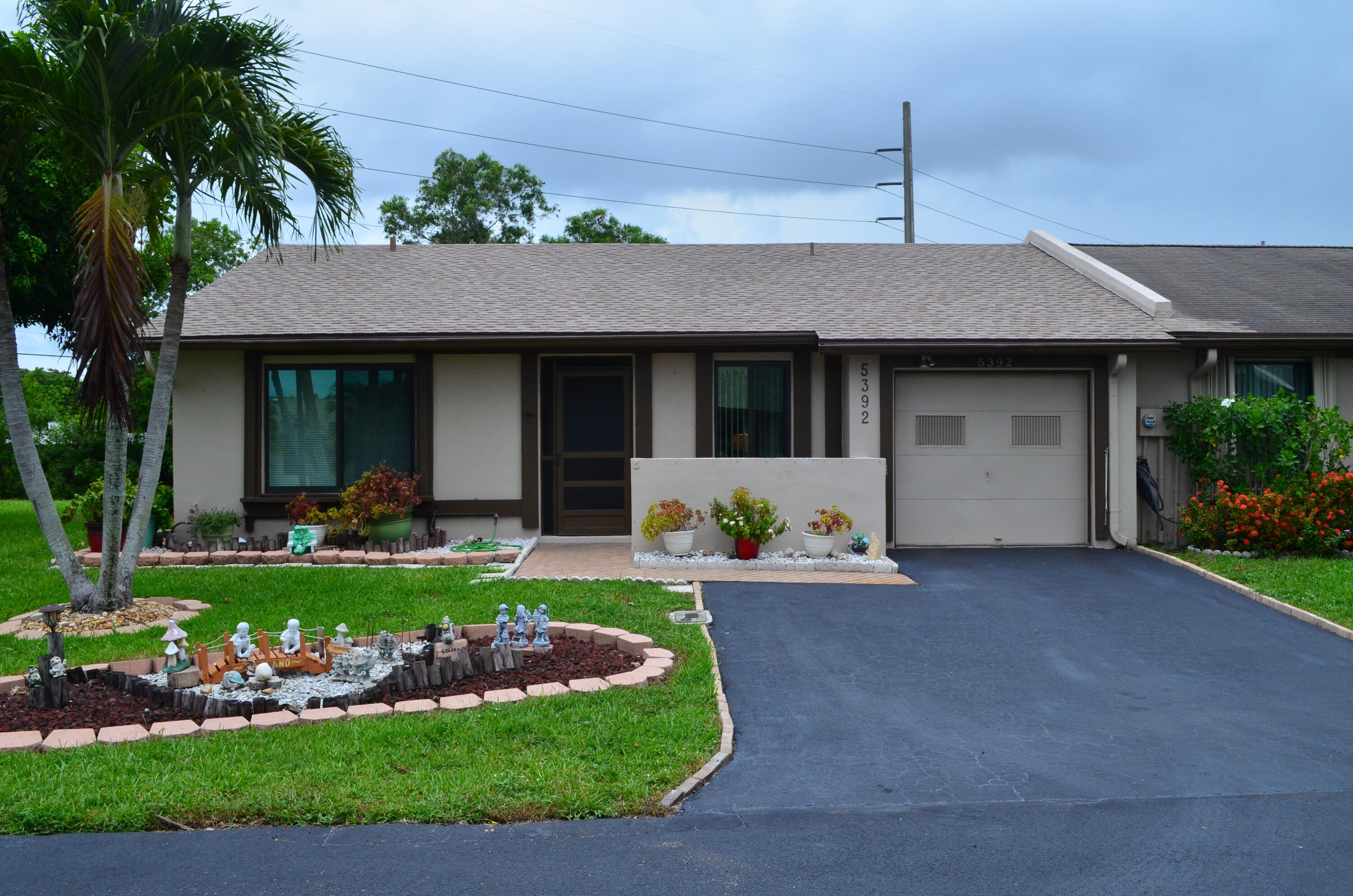 VIBURNUM AT LAS VERDES - Residential