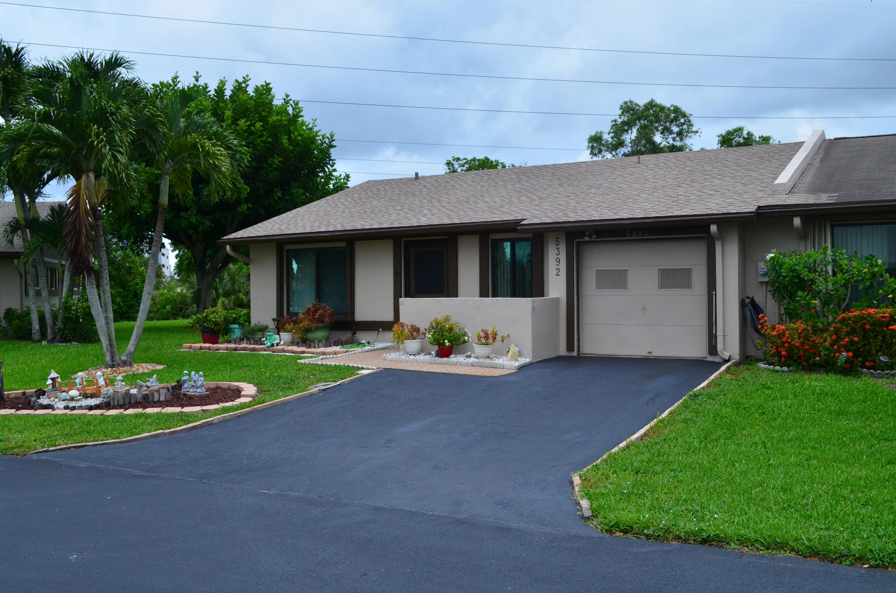 VIBURNUM AT LAS VERDES - Residential