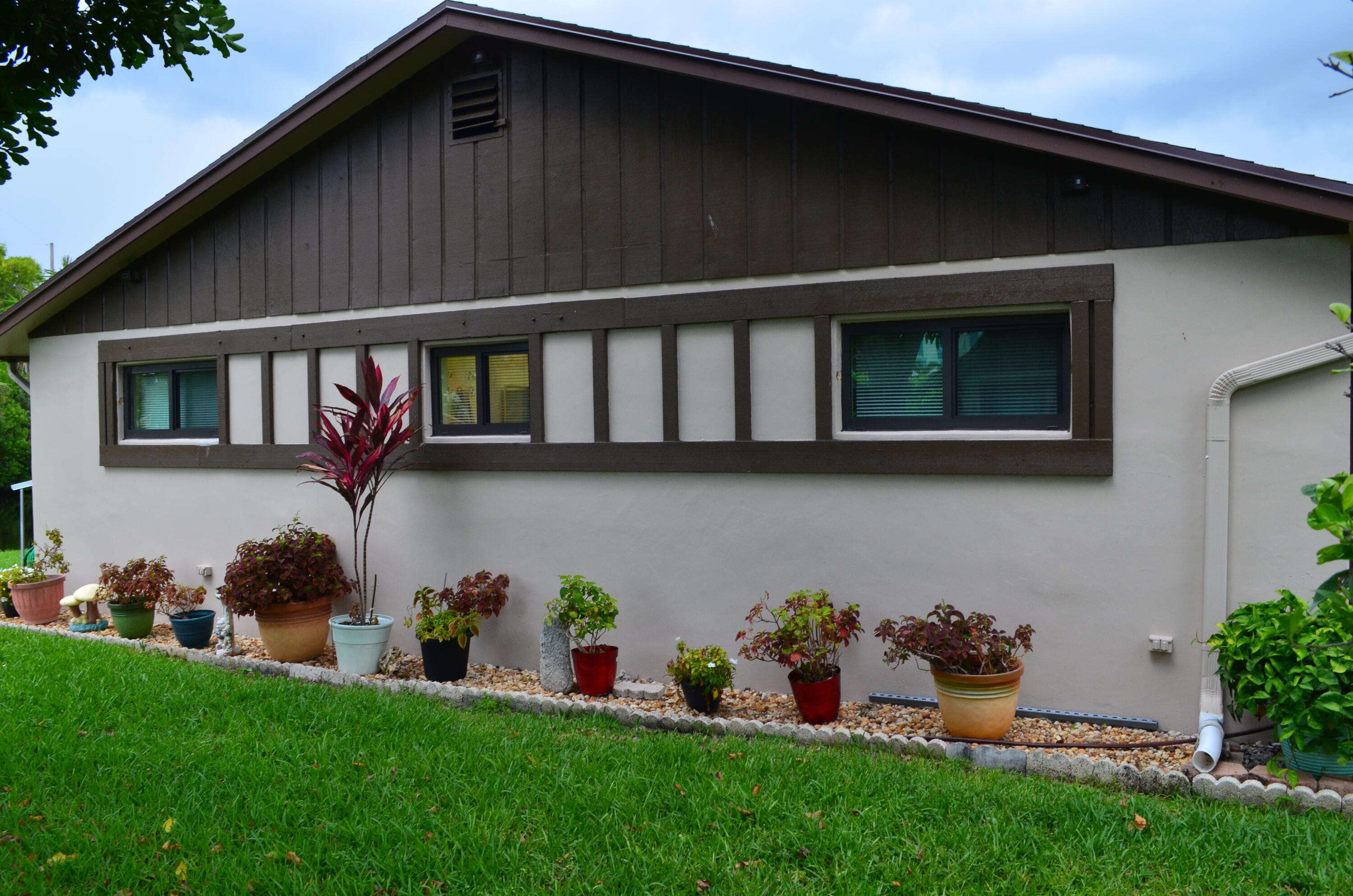 VIBURNUM AT LAS VERDES - Residential