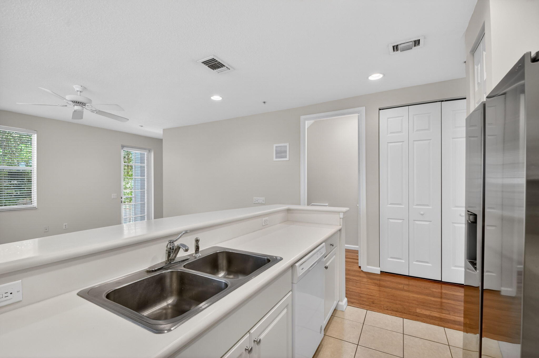 RENAISSANCE COMMONS PUD - Residential Lease