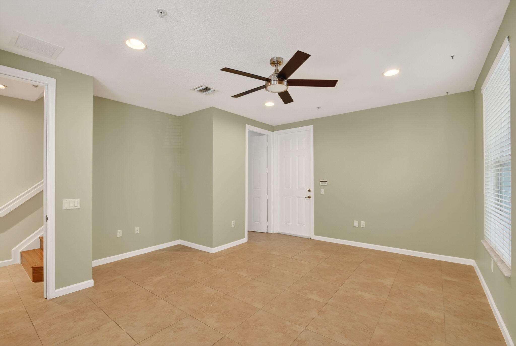 RENAISSANCE COMMONS PUD - Residential Lease