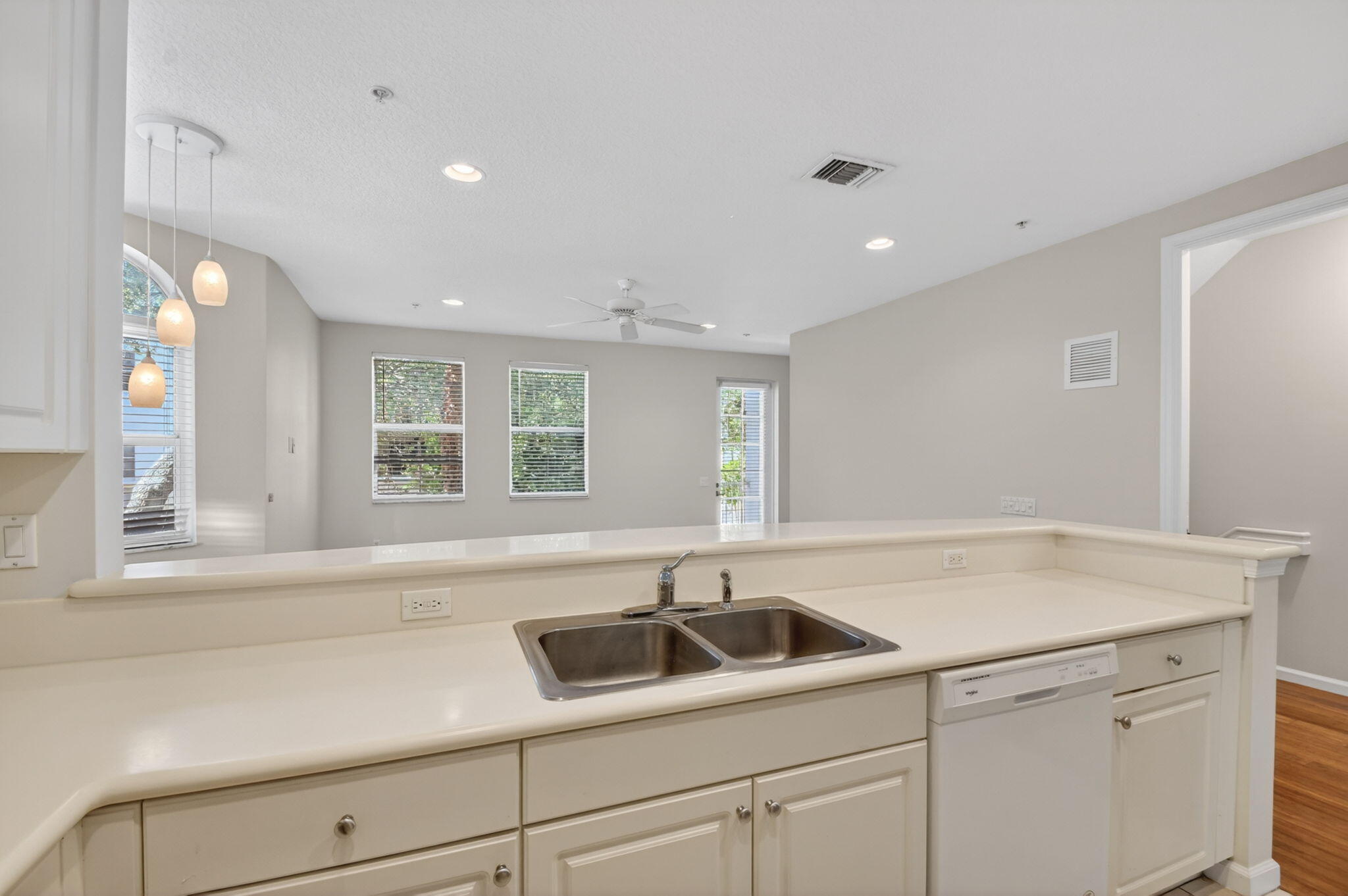 RENAISSANCE COMMONS PUD - Residential Lease