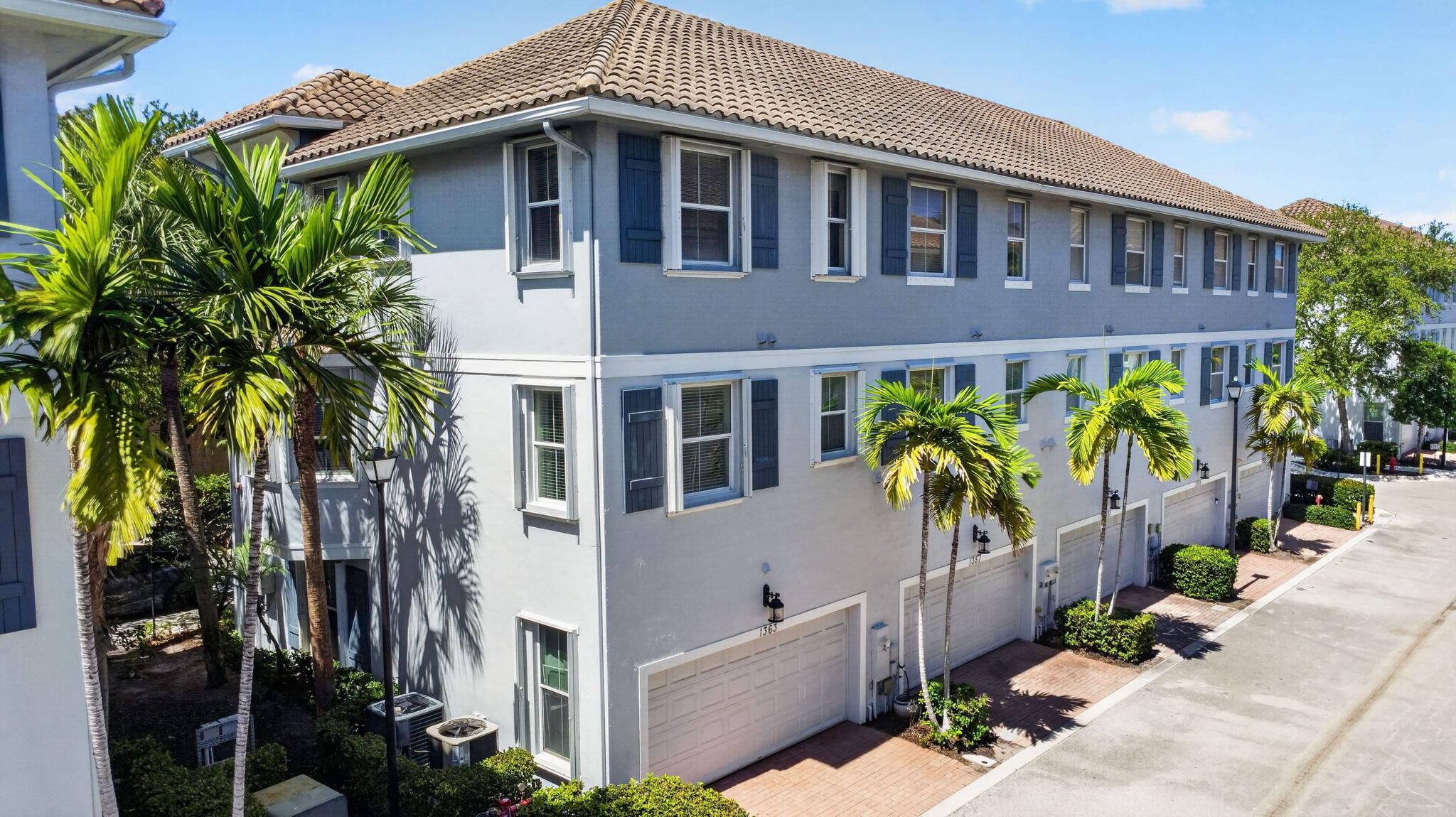 RENAISSANCE COMMONS PUD - Residential Lease