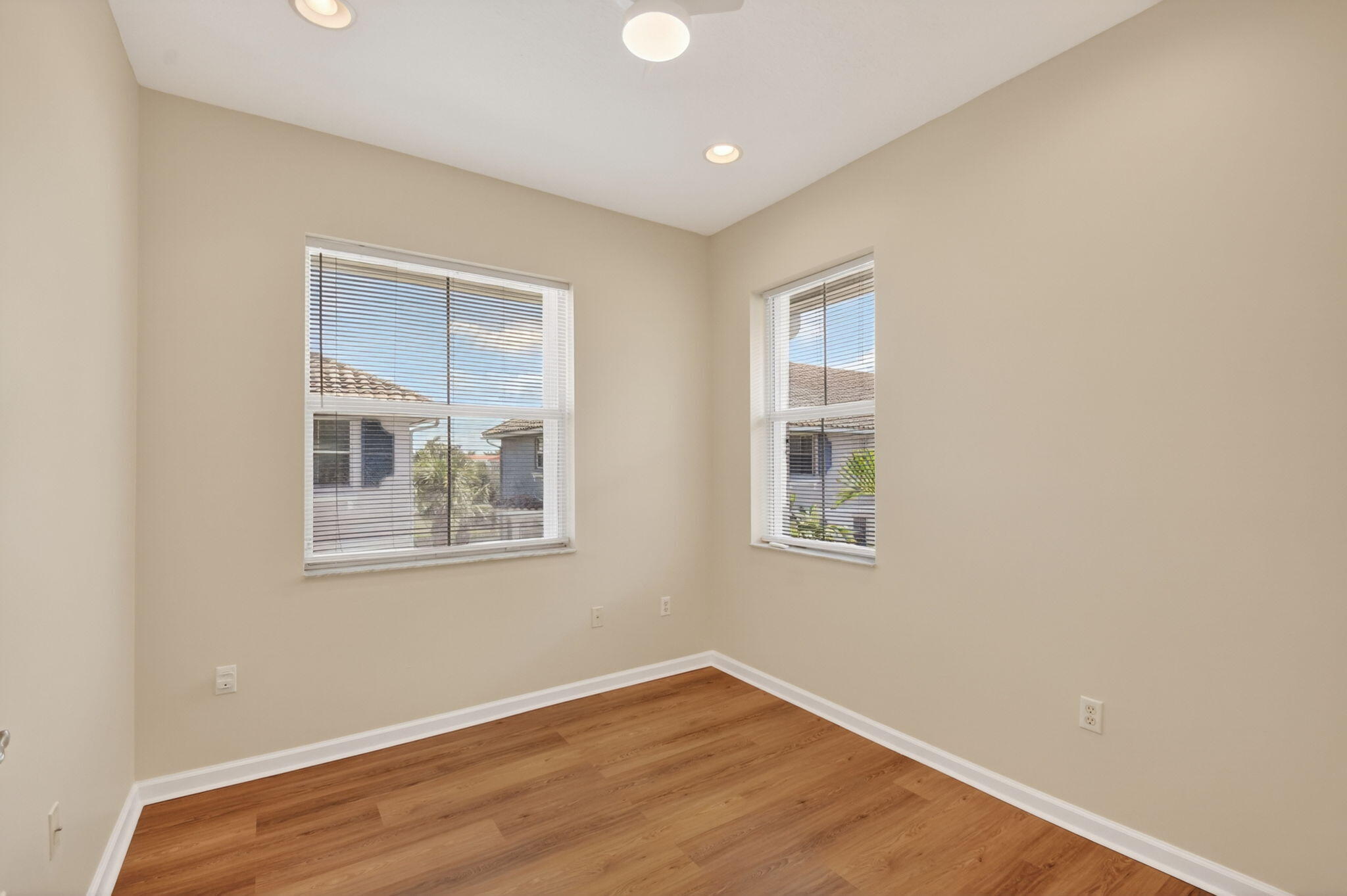 RENAISSANCE COMMONS PUD - Residential Lease