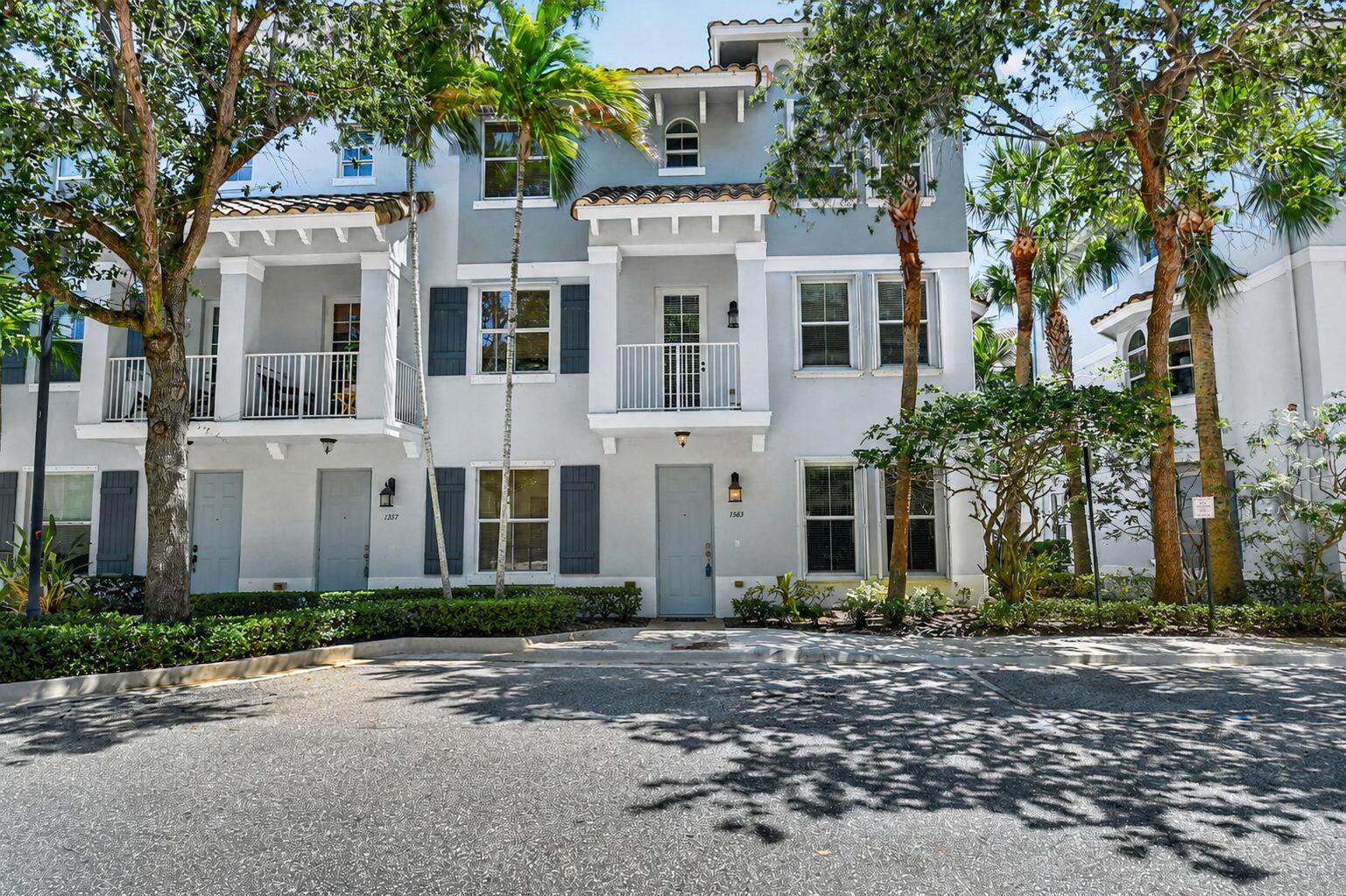 RENAISSANCE COMMONS PUD - Residential Lease