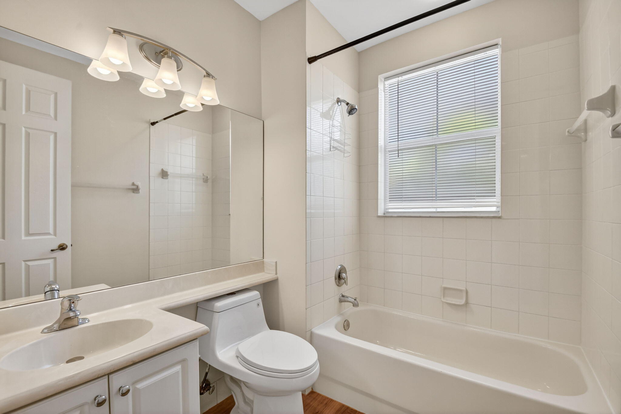 RENAISSANCE COMMONS PUD - Residential Lease