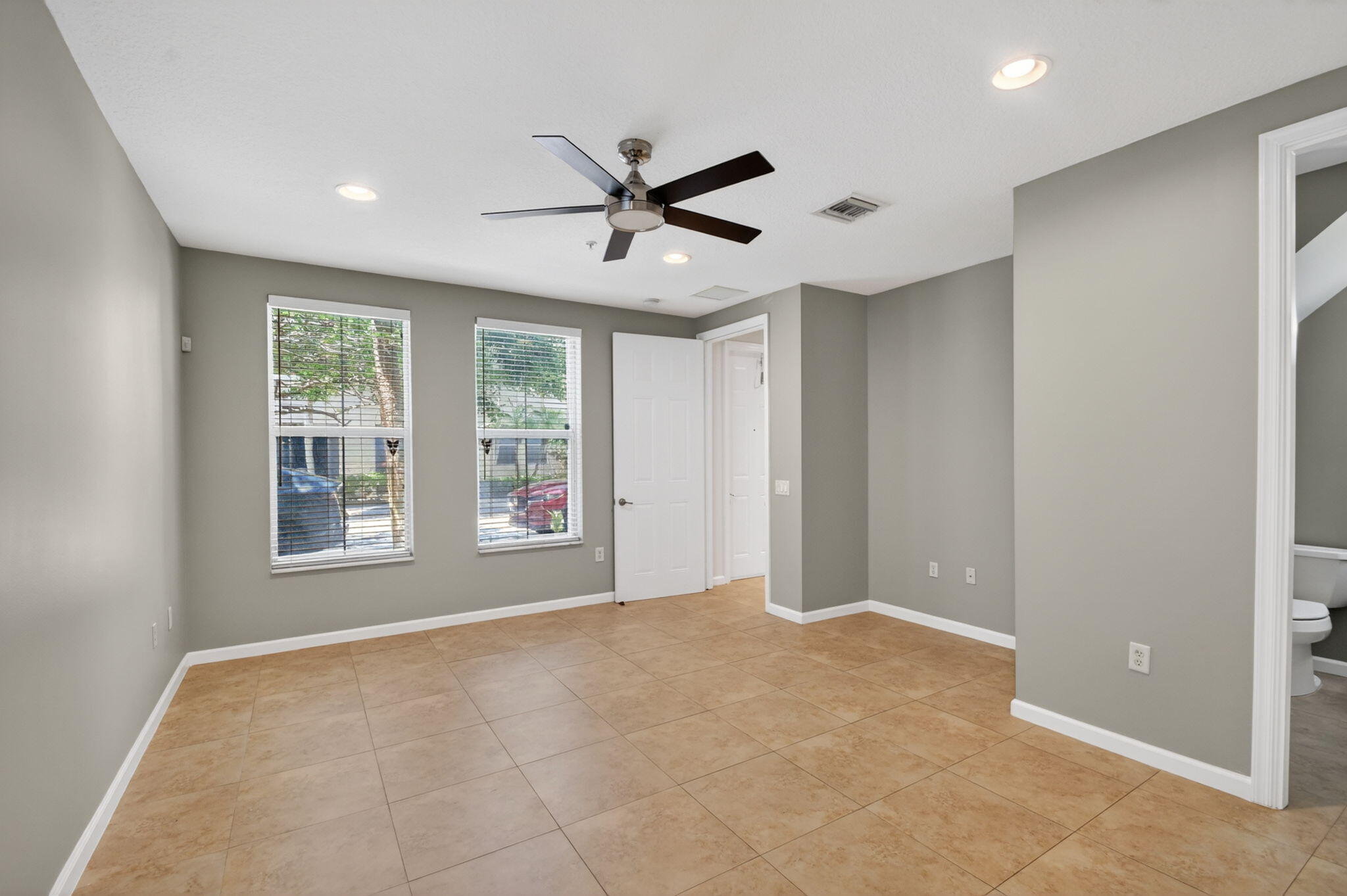 RENAISSANCE COMMONS PUD - Residential Lease