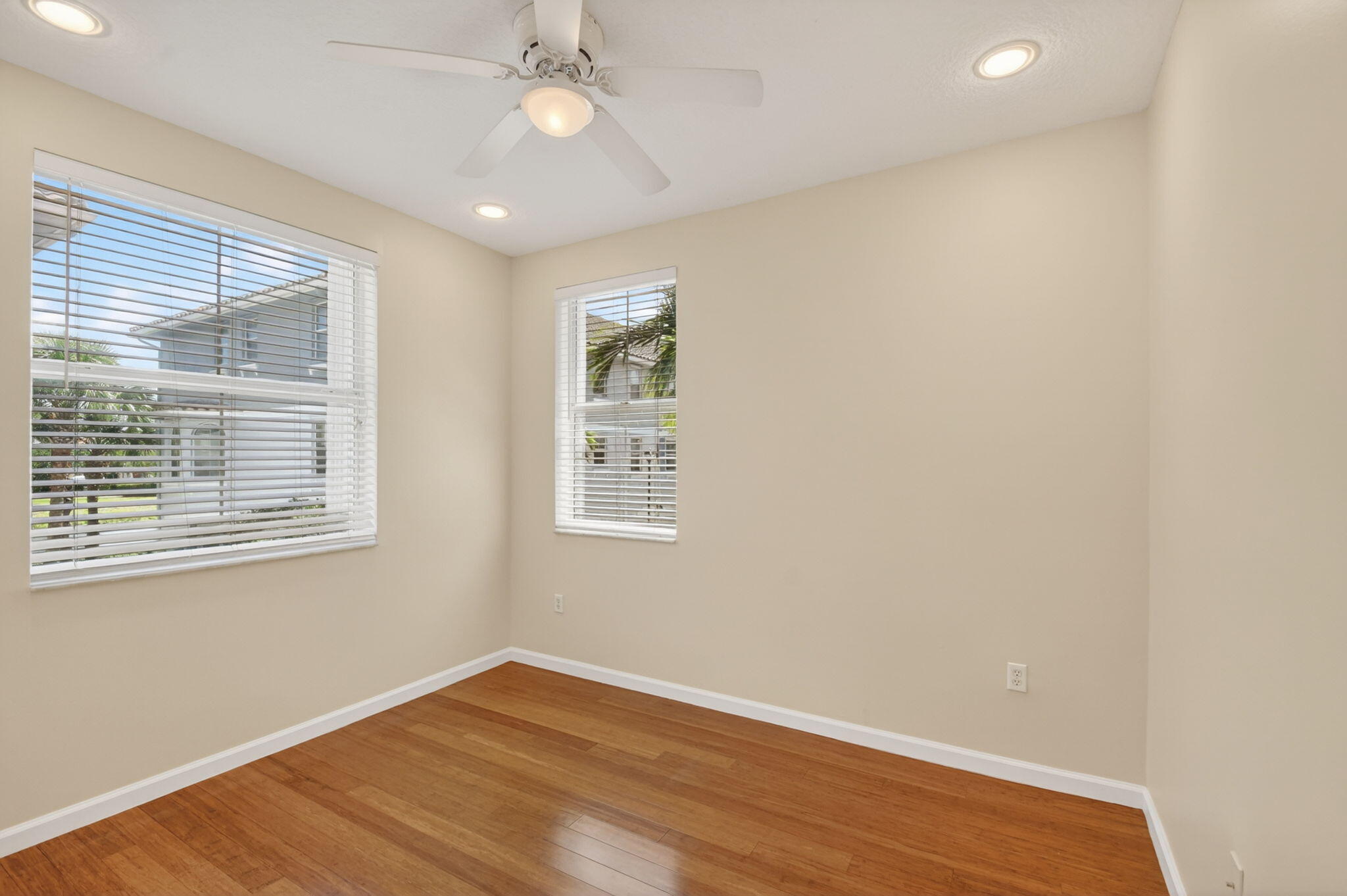 RENAISSANCE COMMONS PUD - Residential Lease