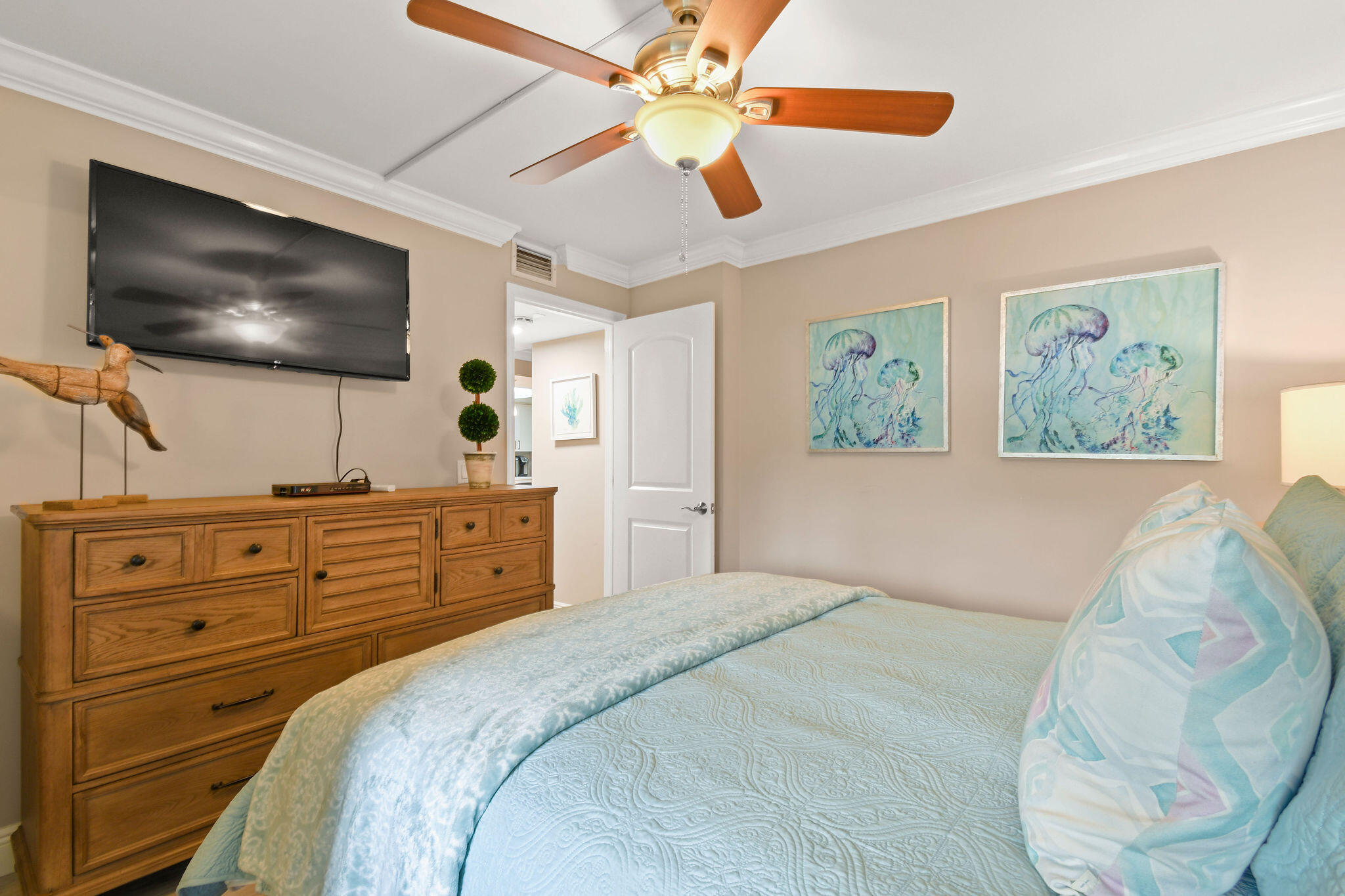 LAVERS DELRAY RACQUET CLUB COND I - Residential Lease