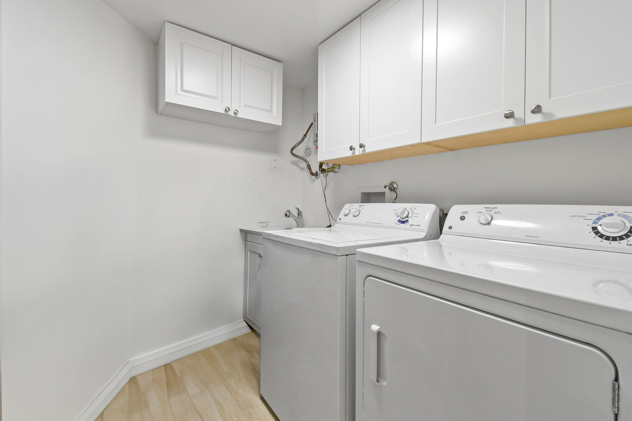 LAVERS DELRAY RACQUET CLUB COND I - Residential Lease