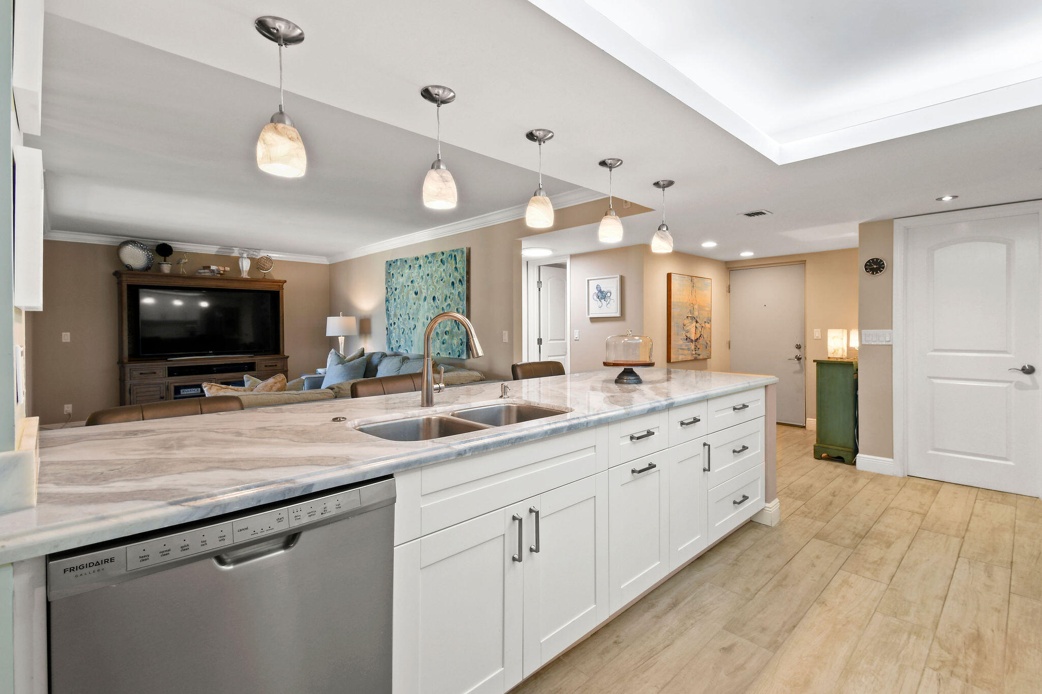 LAVERS DELRAY RACQUET CLUB COND I - Residential Lease