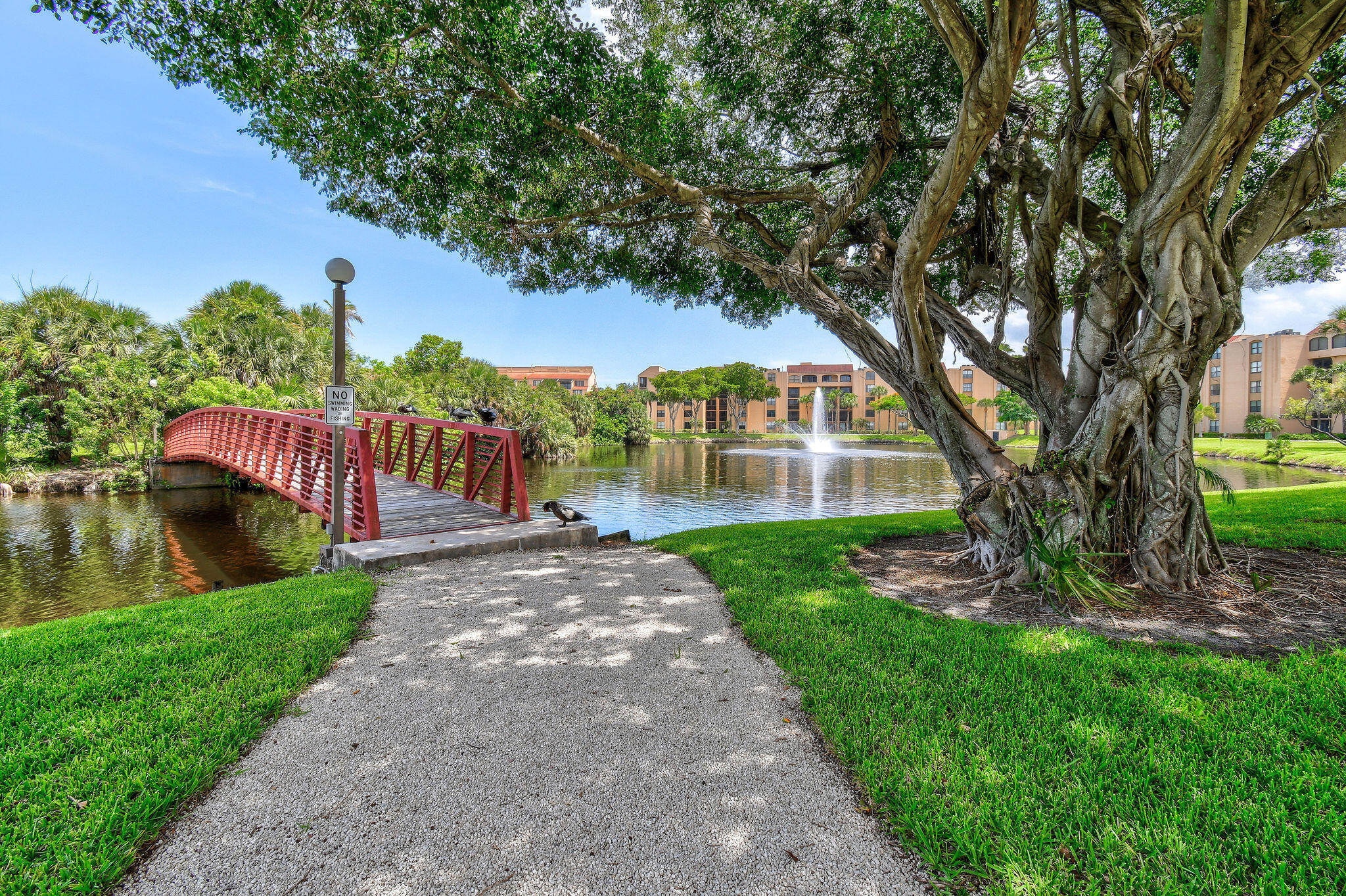 LAVERS DELRAY RACQUET CLUB COND I - Residential Lease