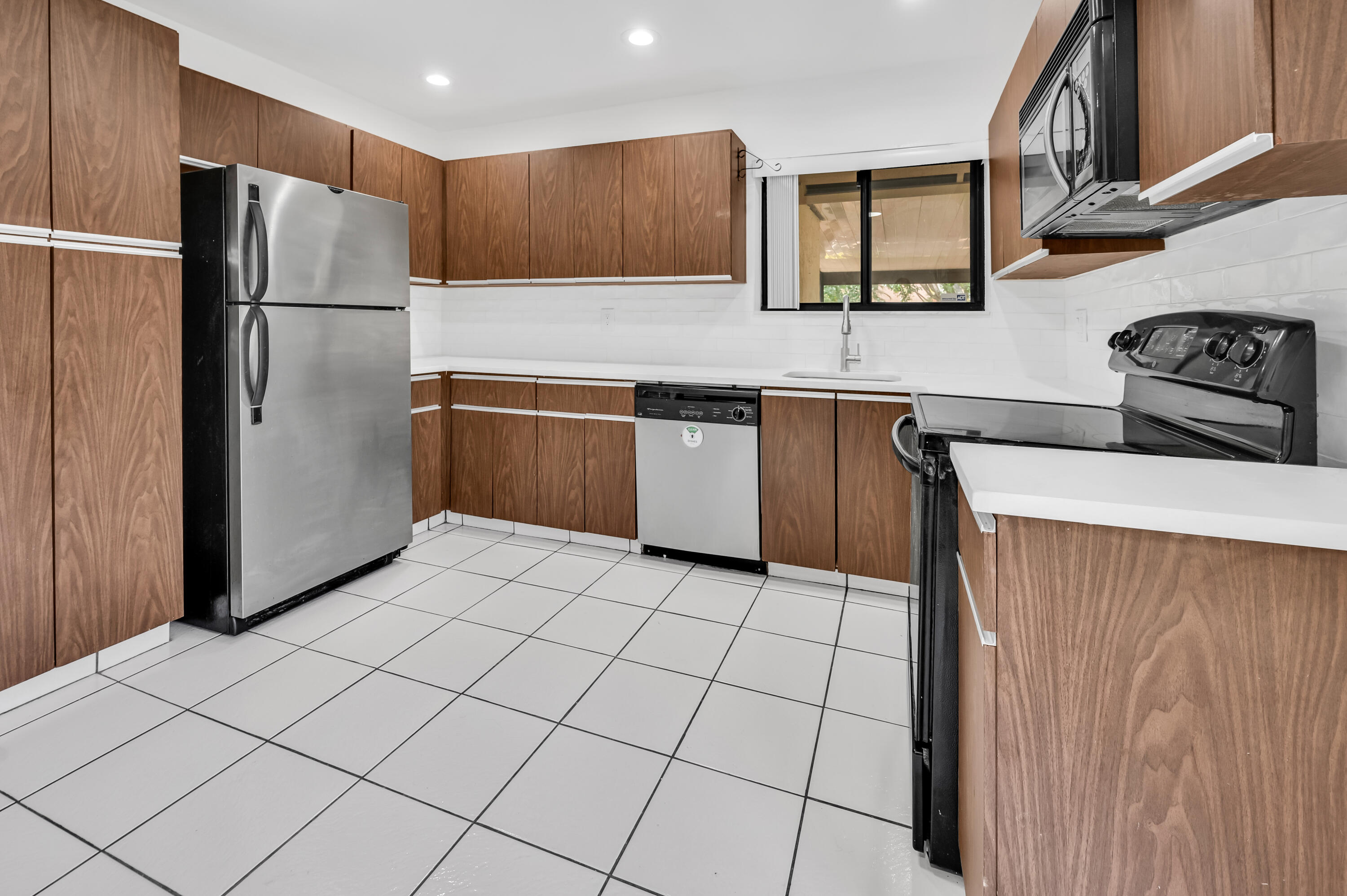 SIERRA DEL MAR - Residential Lease