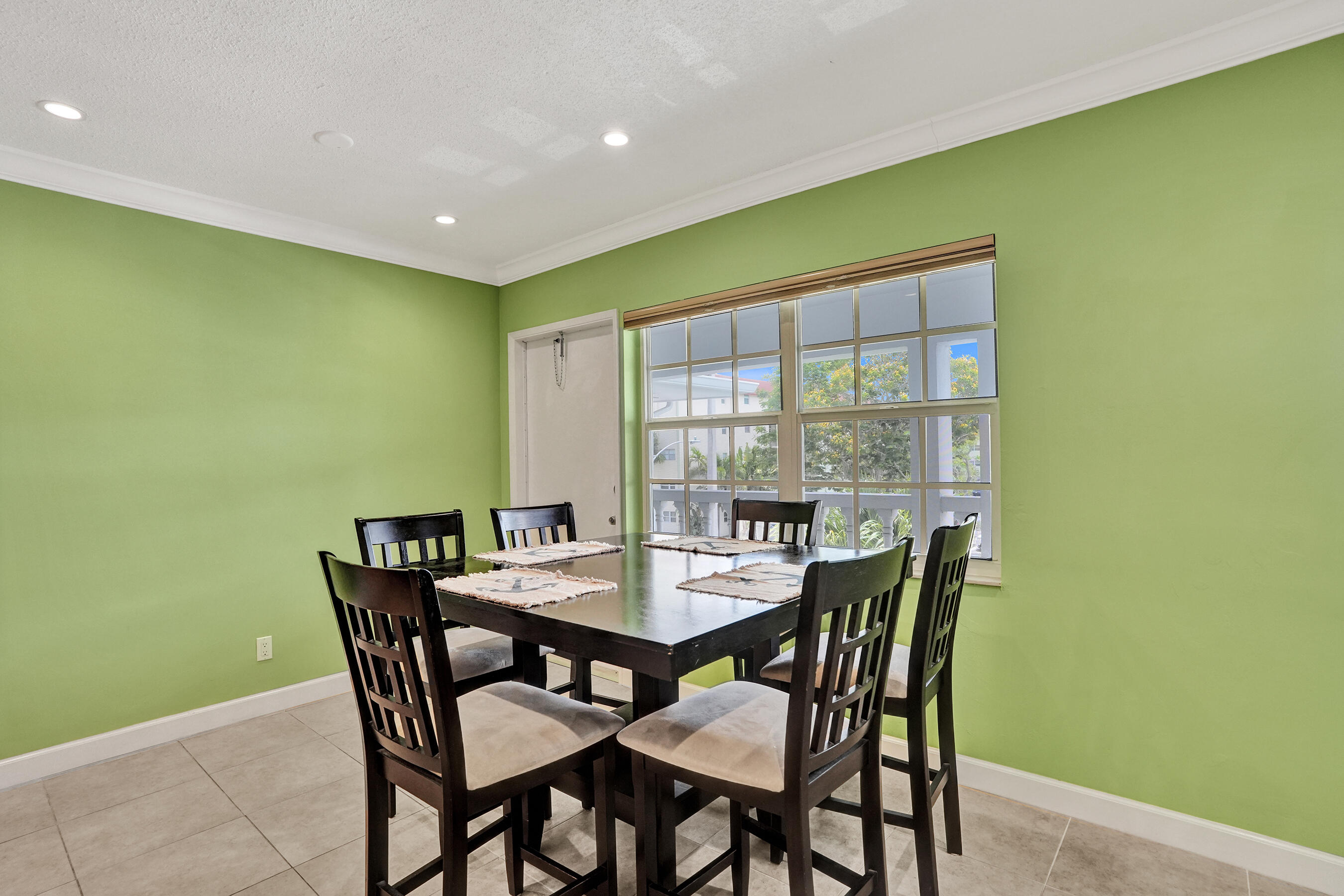 MAYBURY MANSIONS CONDO - Residential Lease