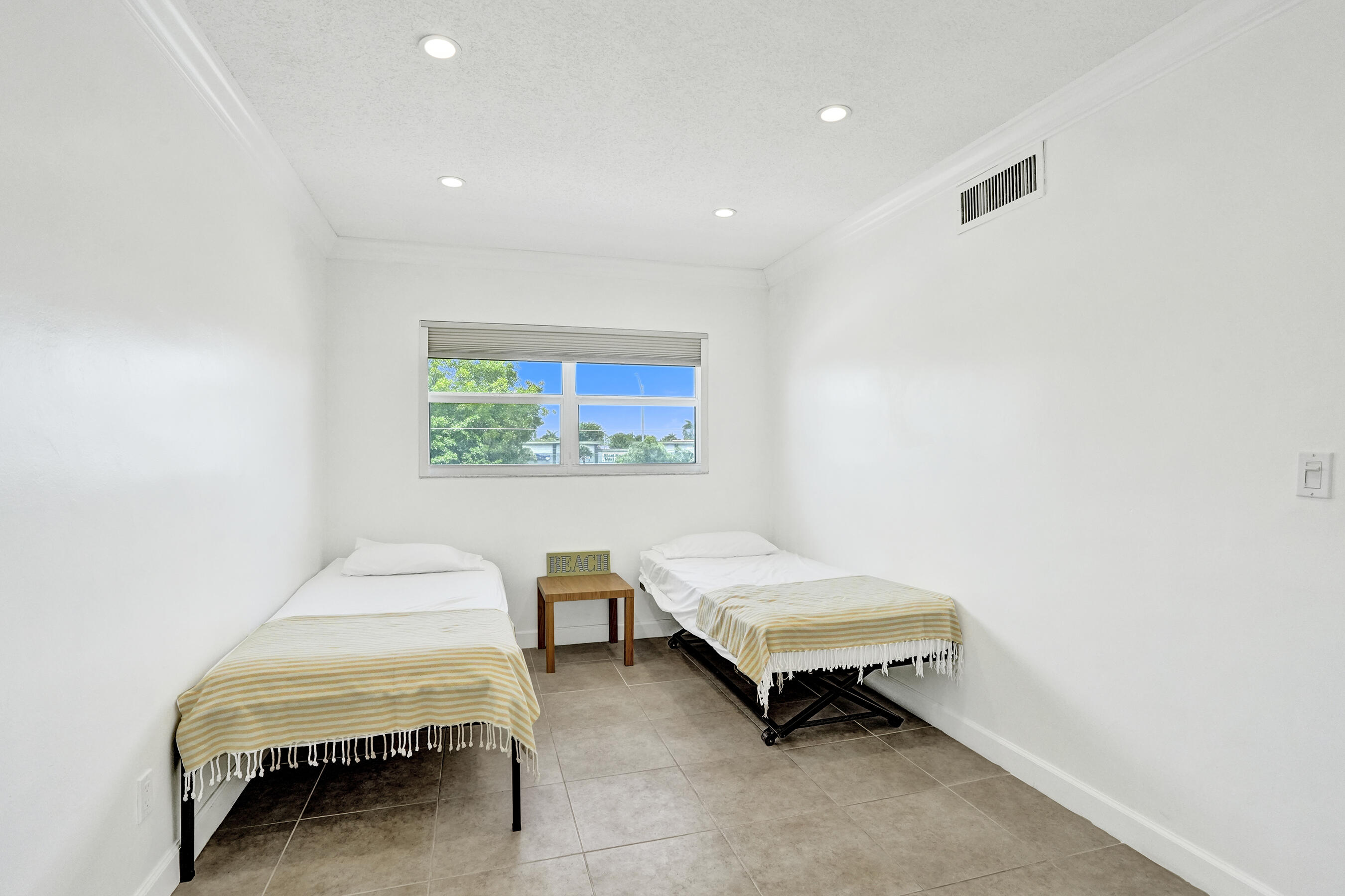 MAYBURY MANSIONS CONDO - Residential Lease