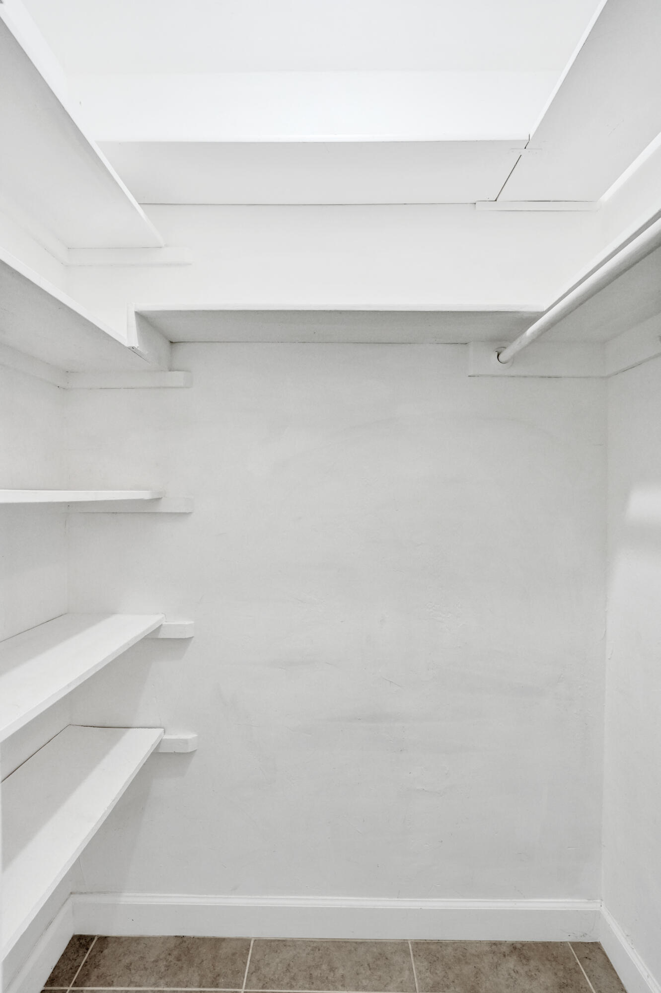 MAYBURY MANSIONS CONDO - Residential Lease