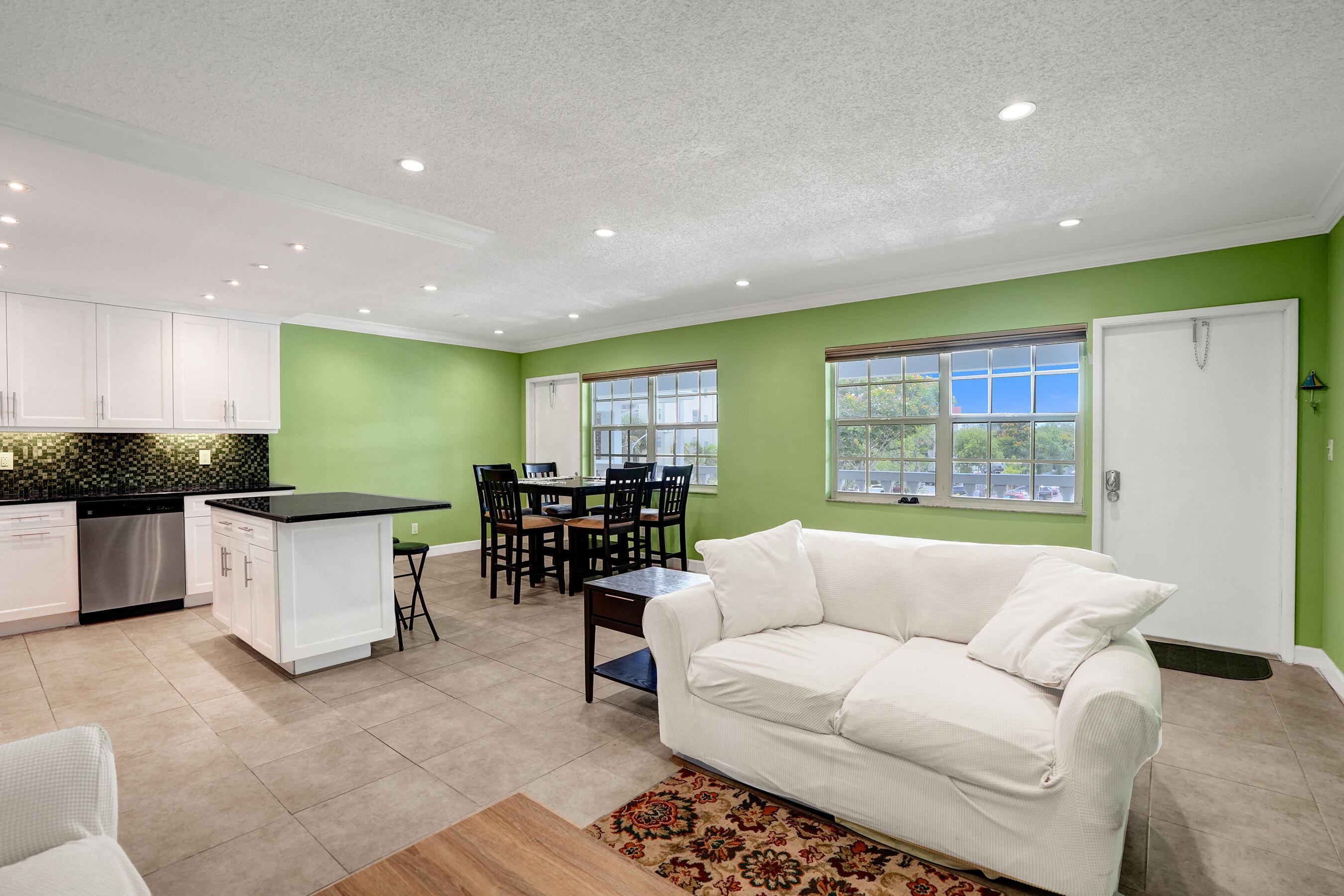 MAYBURY MANSIONS CONDO - Residential Lease