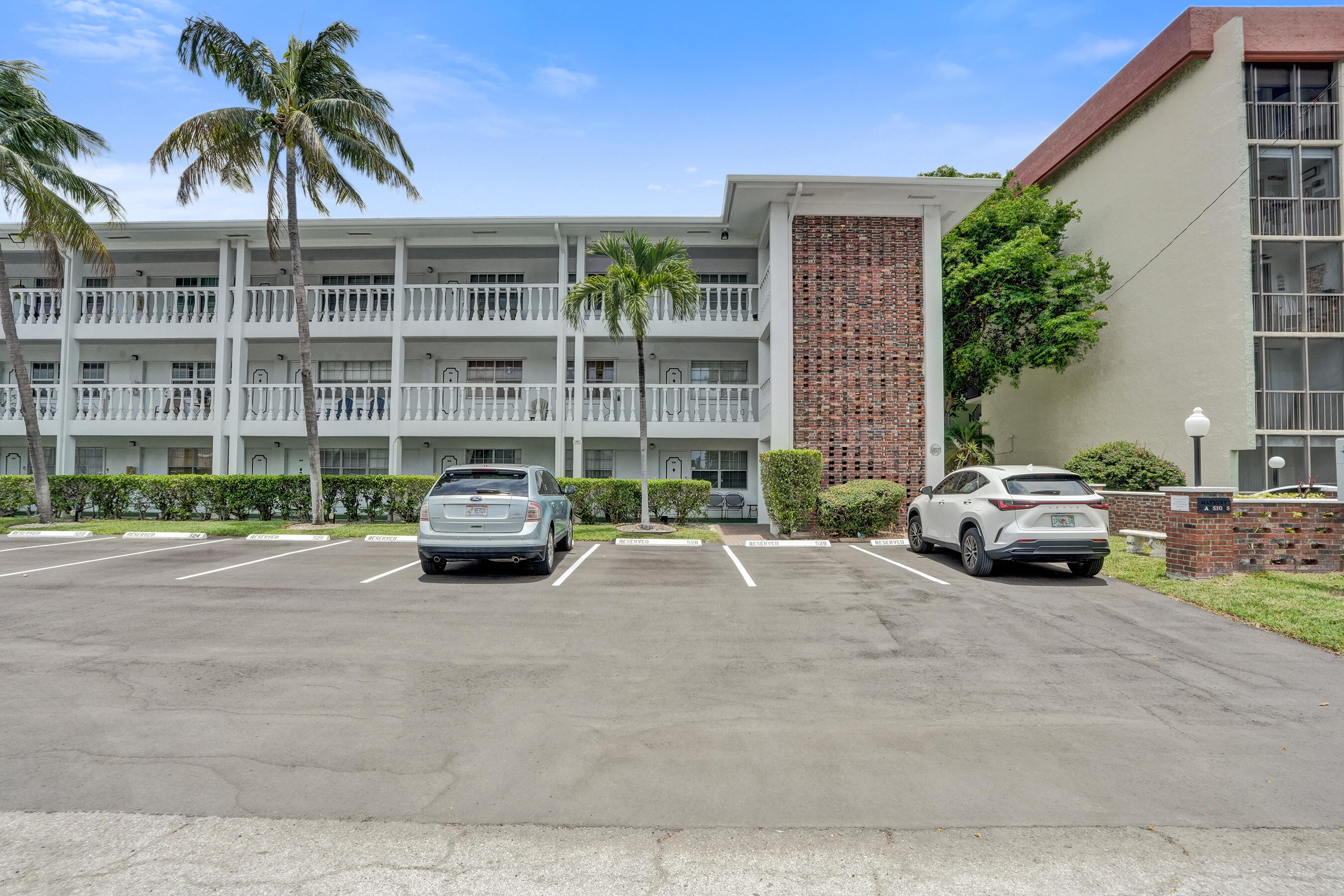 MAYBURY MANSIONS CONDO - Residential Lease