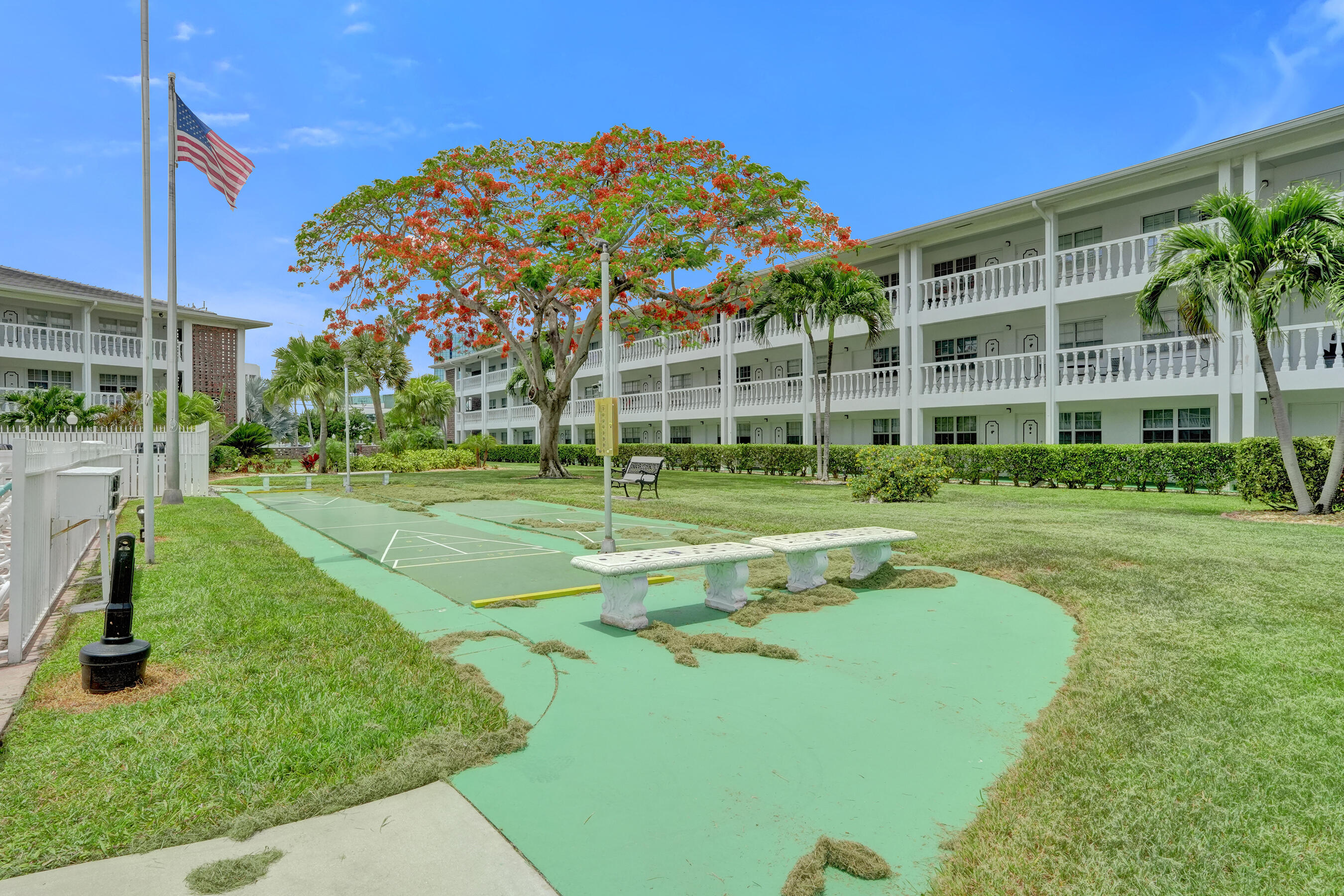 MAYBURY MANSIONS CONDO - Residential Lease