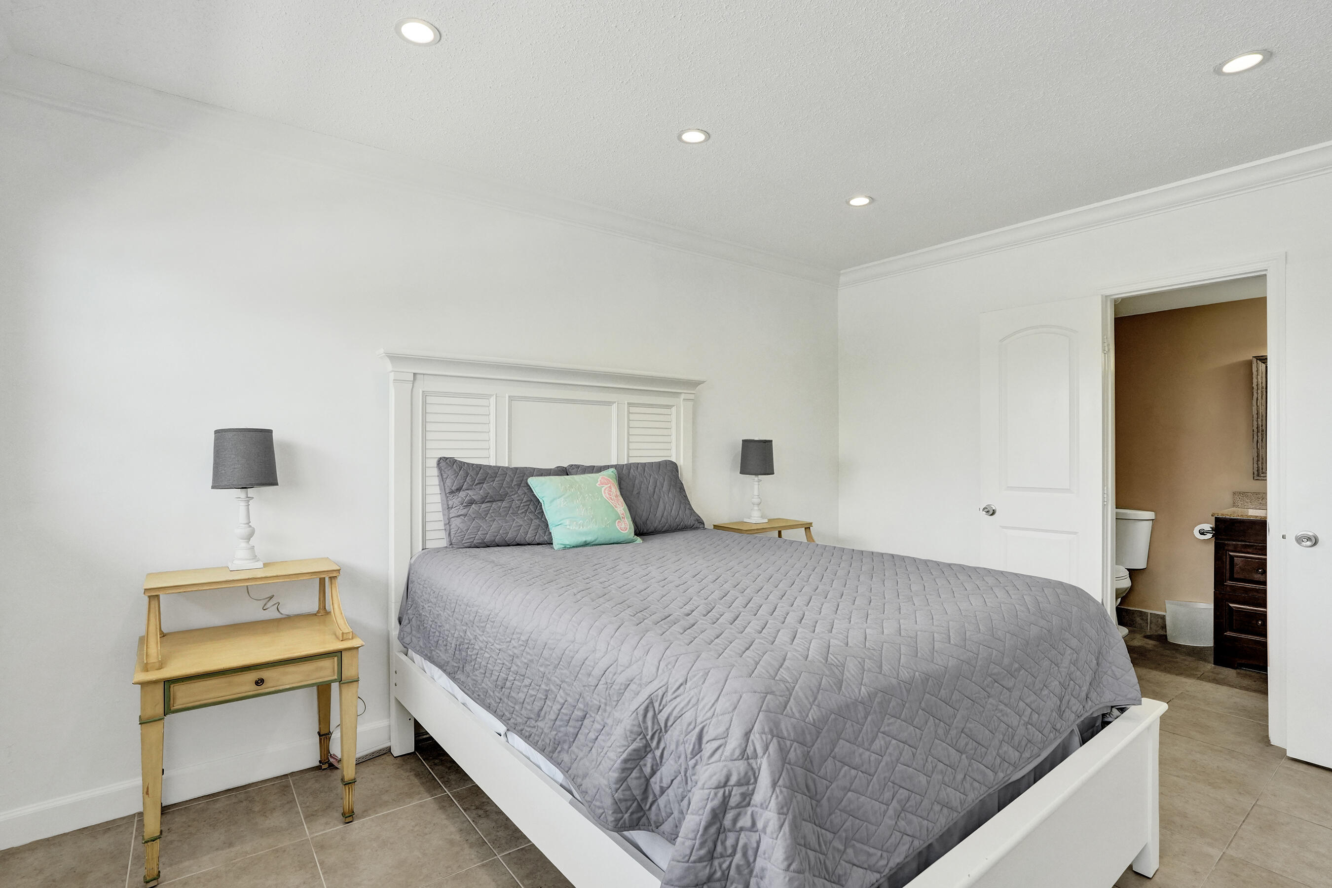 MAYBURY MANSIONS CONDO - Residential Lease