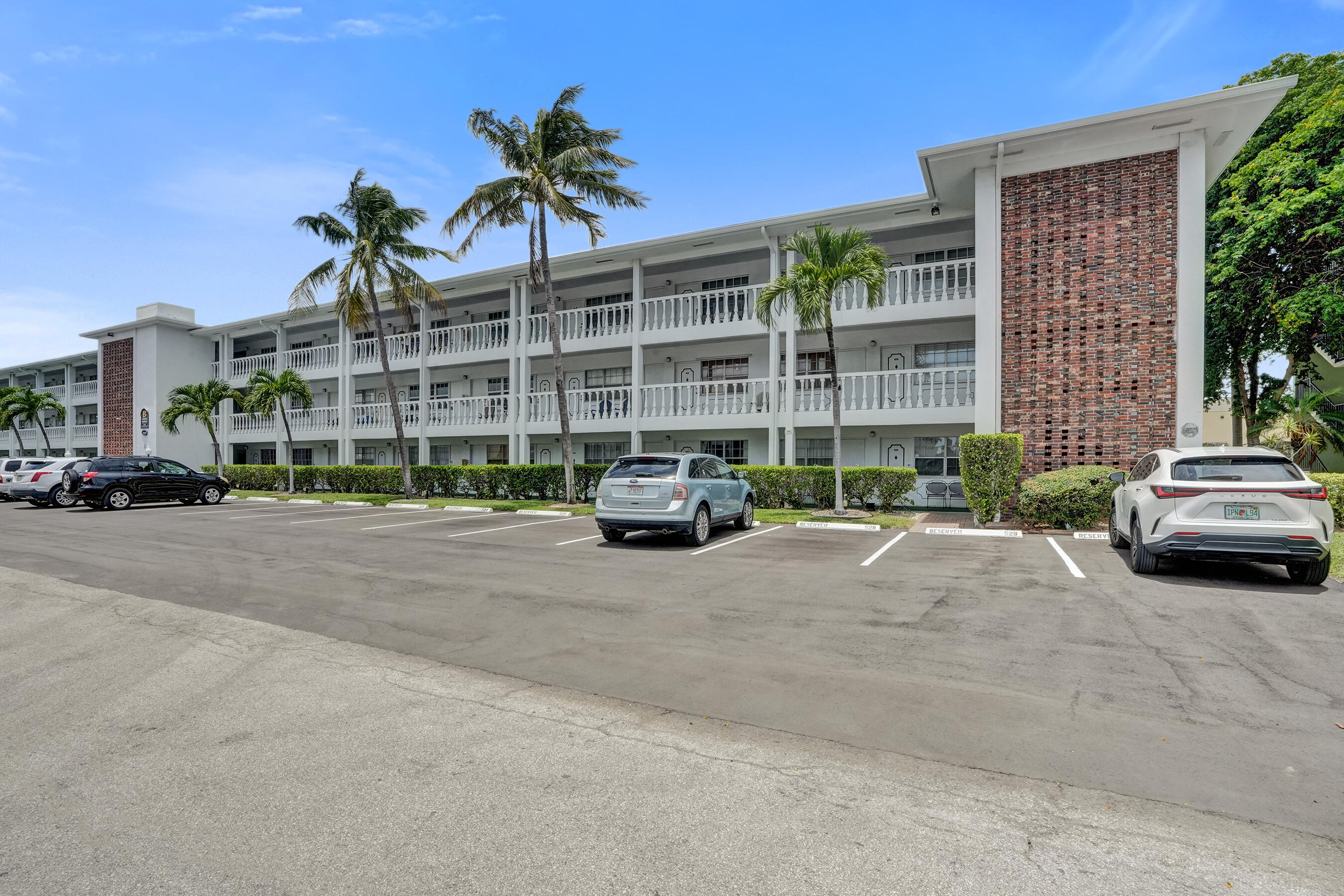 MAYBURY MANSIONS CONDO - Residential Lease