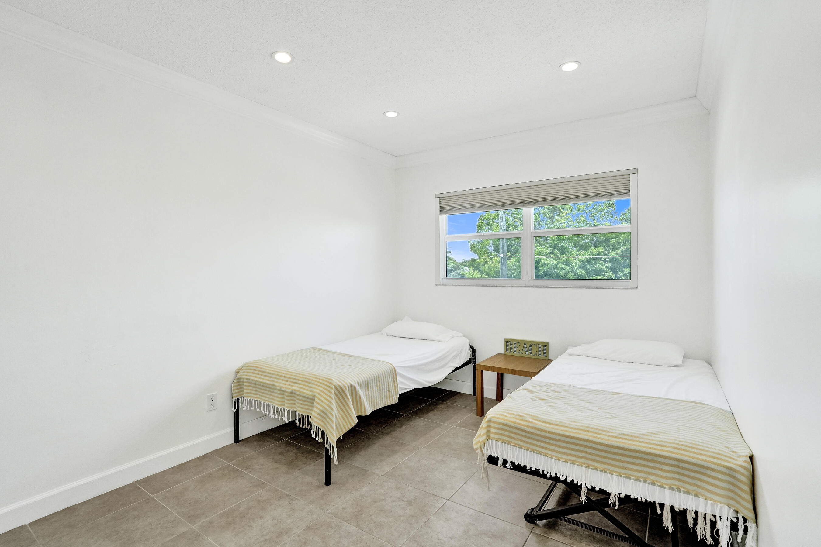 MAYBURY MANSIONS CONDO - Residential Lease