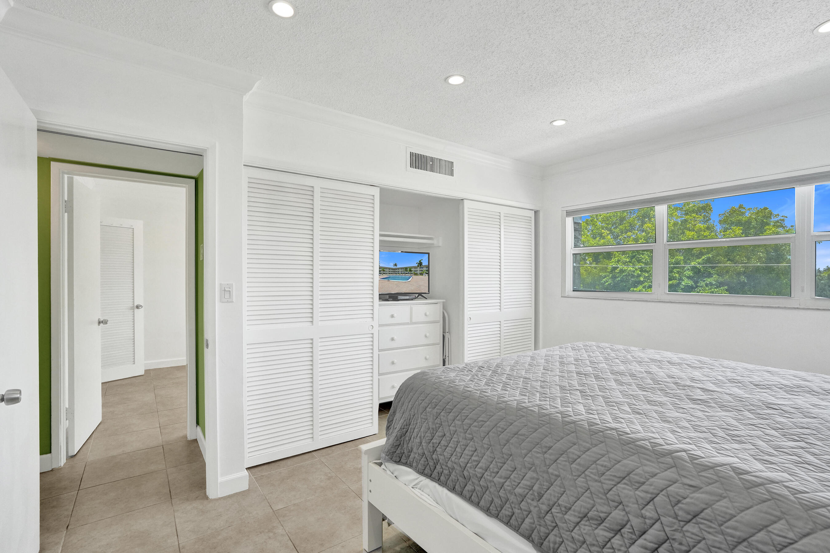 MAYBURY MANSIONS CONDO - Residential Lease