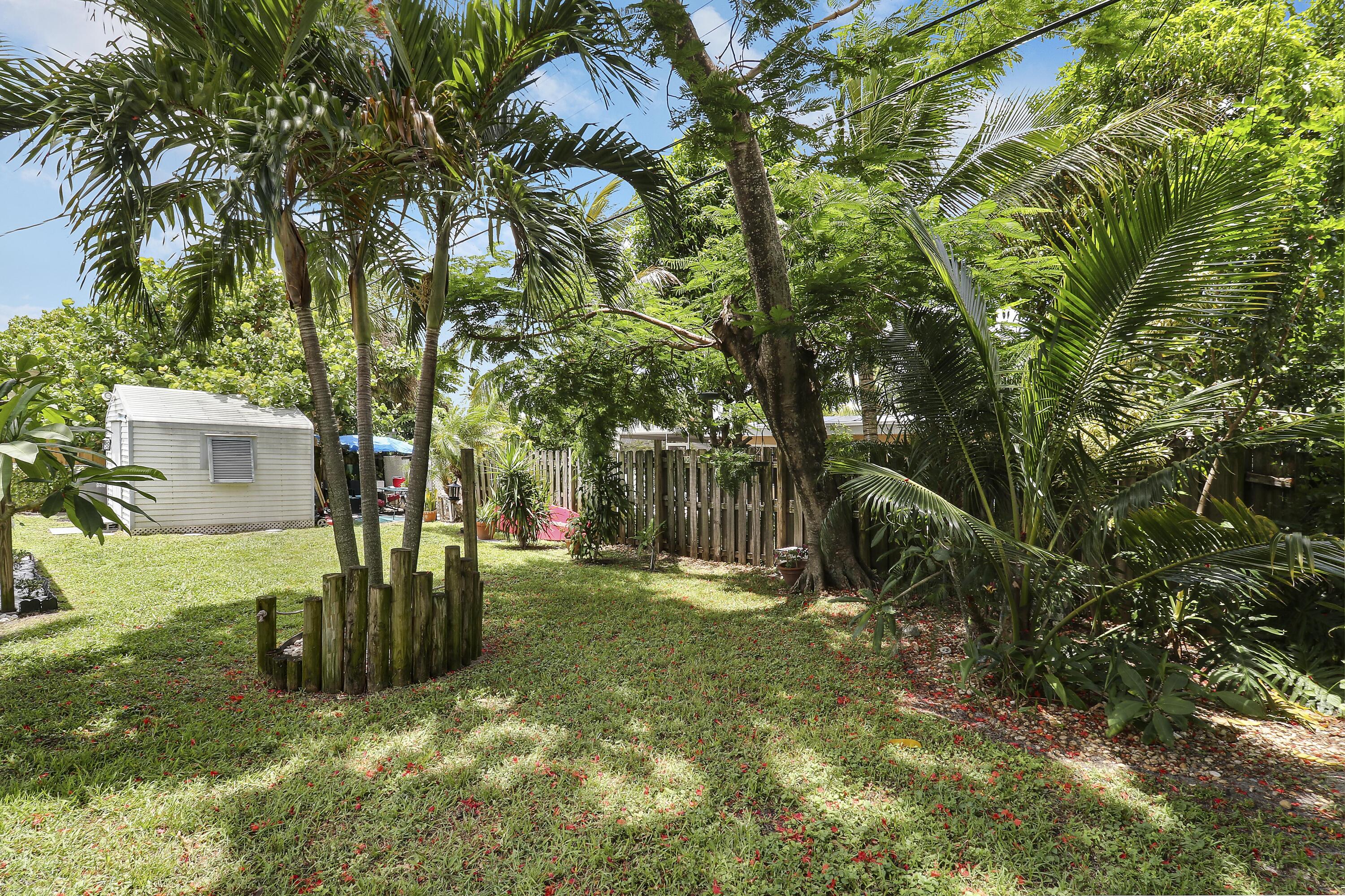 Palm Beach Square - Residential