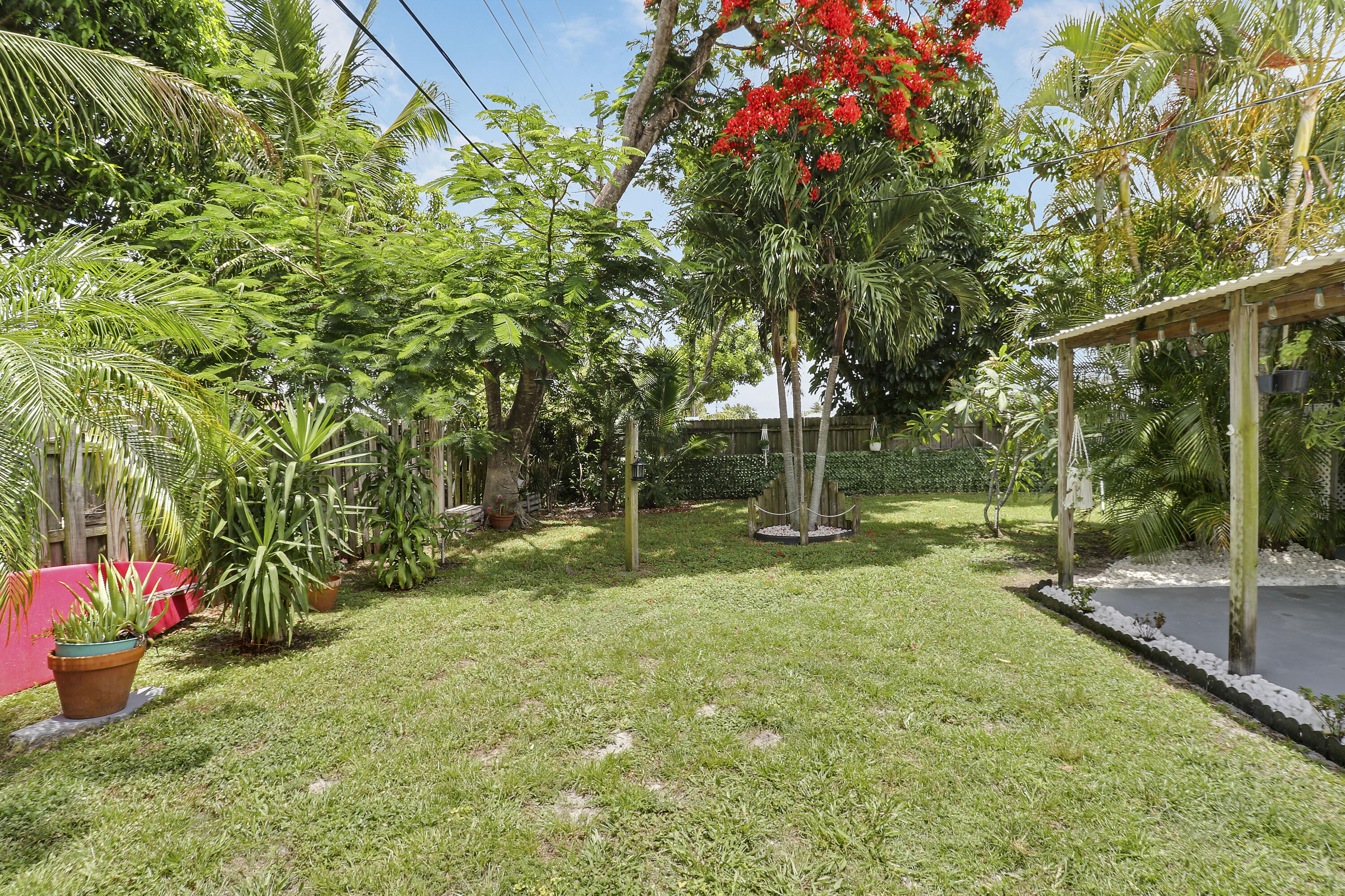 Palm Beach Square - Residential
