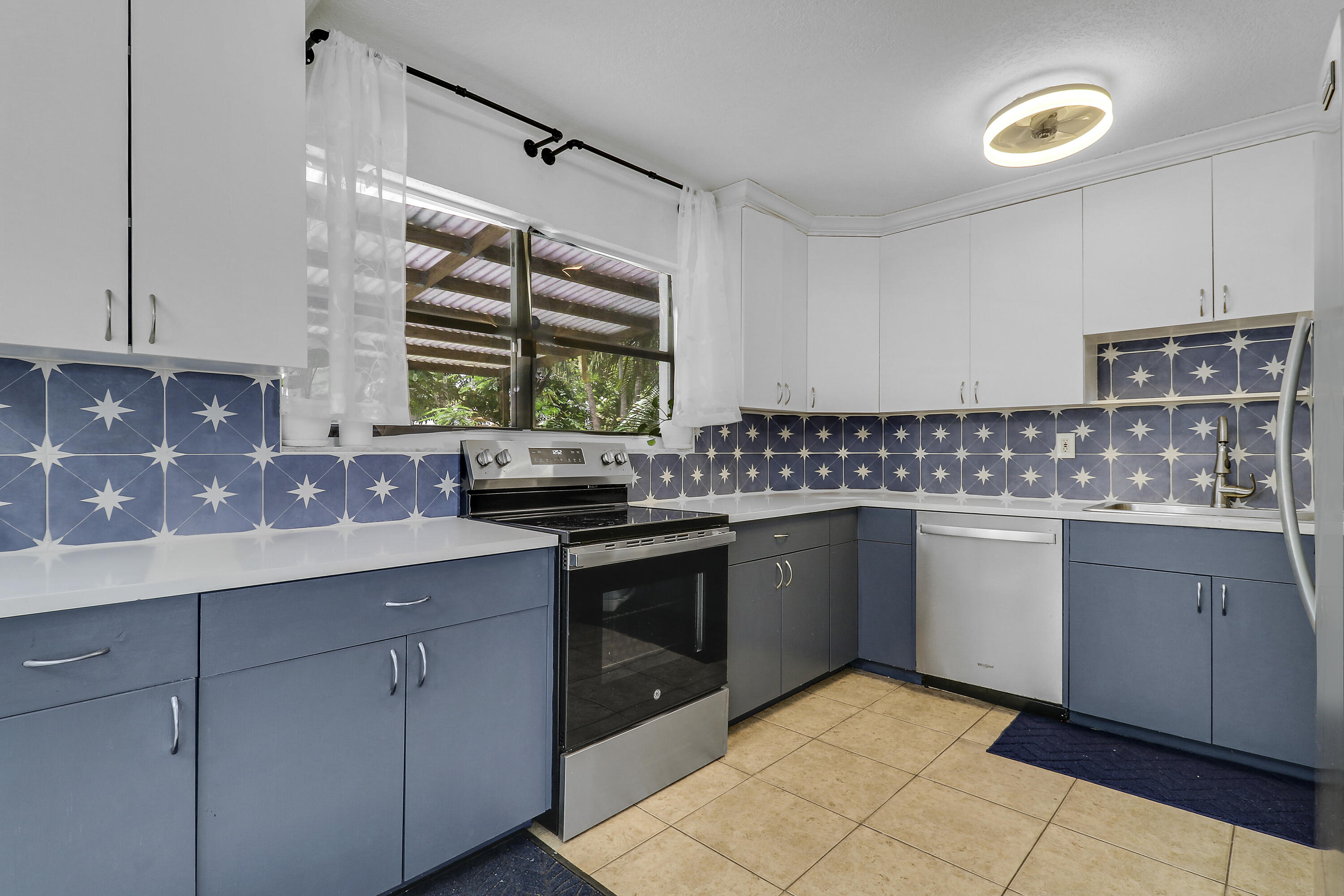 Palm Beach Square - Residential