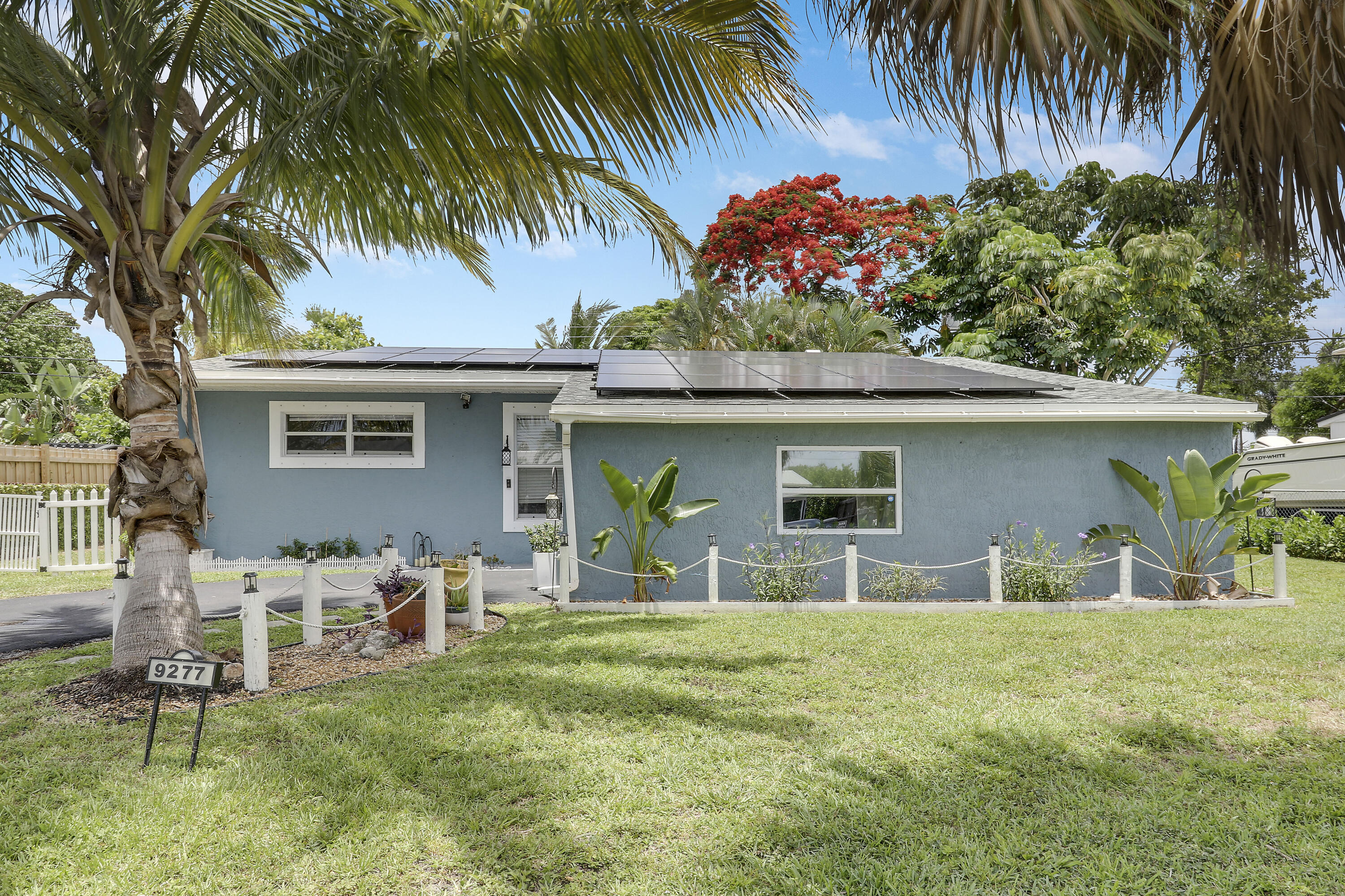Palm Beach Square - Residential