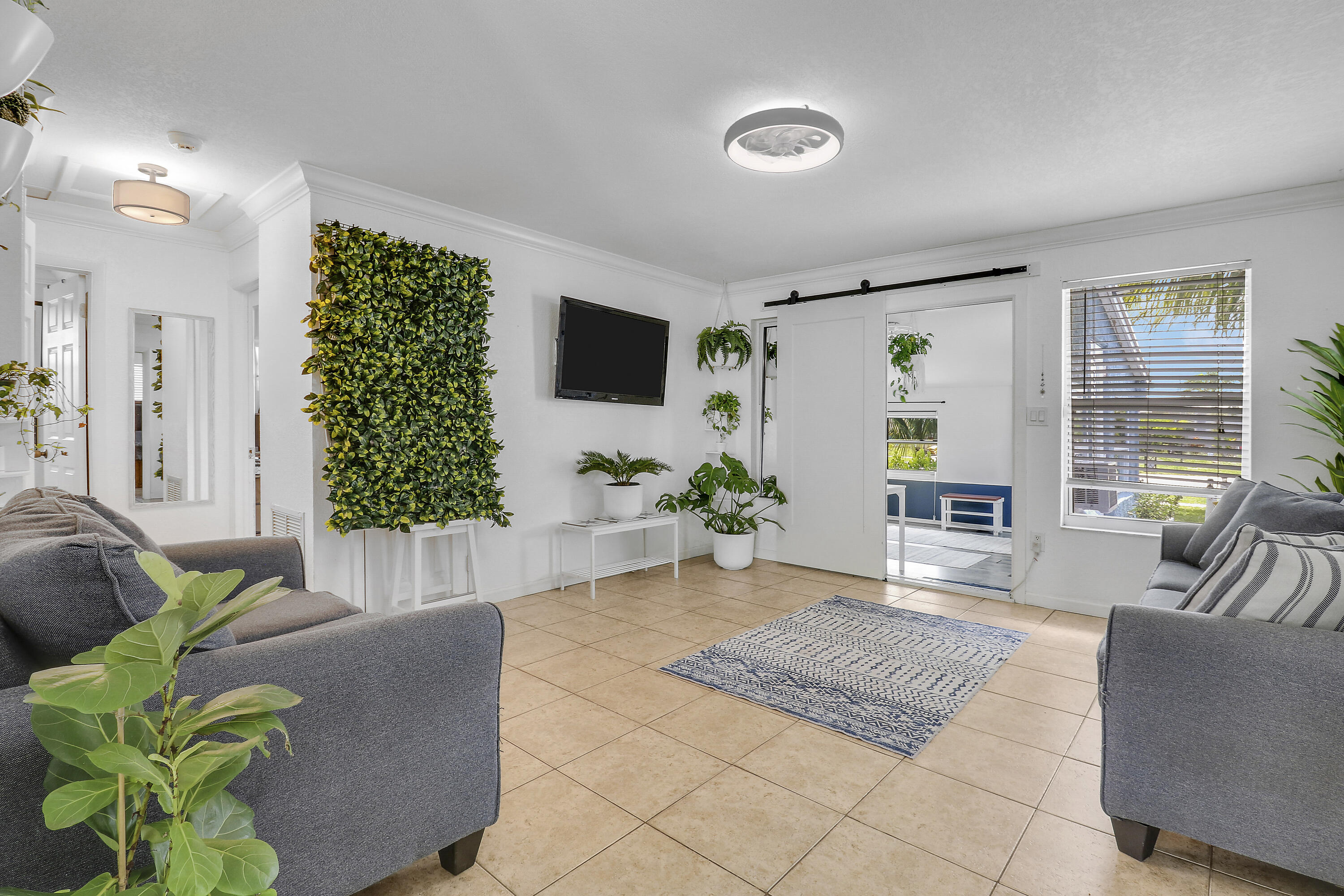 Palm Beach Square - Residential